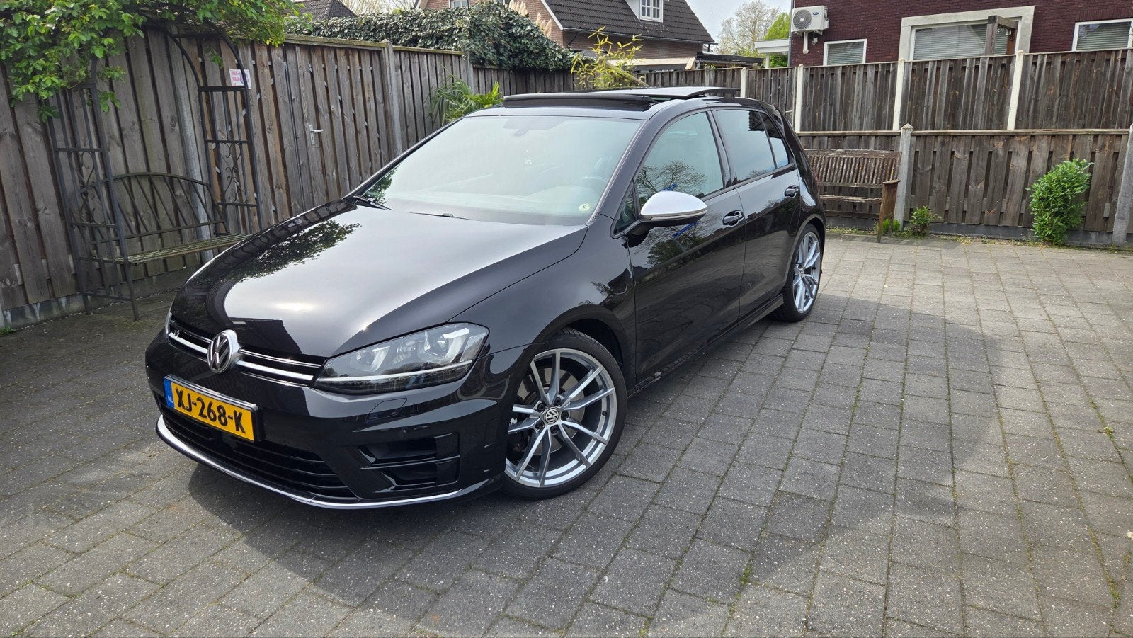 Volkswagen Golf R 2.0 TSI 4MOTION Handgeschakeld!, Zwart, 4 cilinders, 1984 cc, Lichtsensor