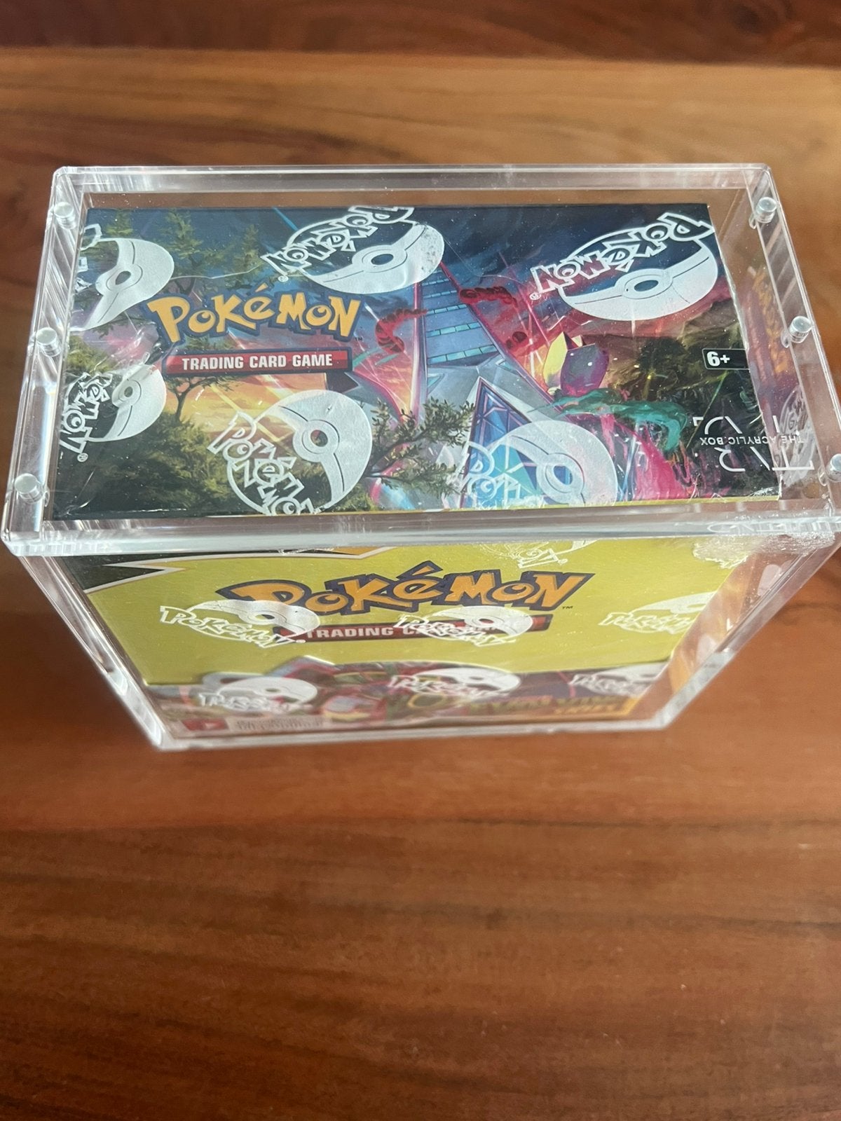 Evolving Skies Boosterbox Met Acryl Case, Ophalen of Verzenden, Zo goed als nieuw, Boosterbox