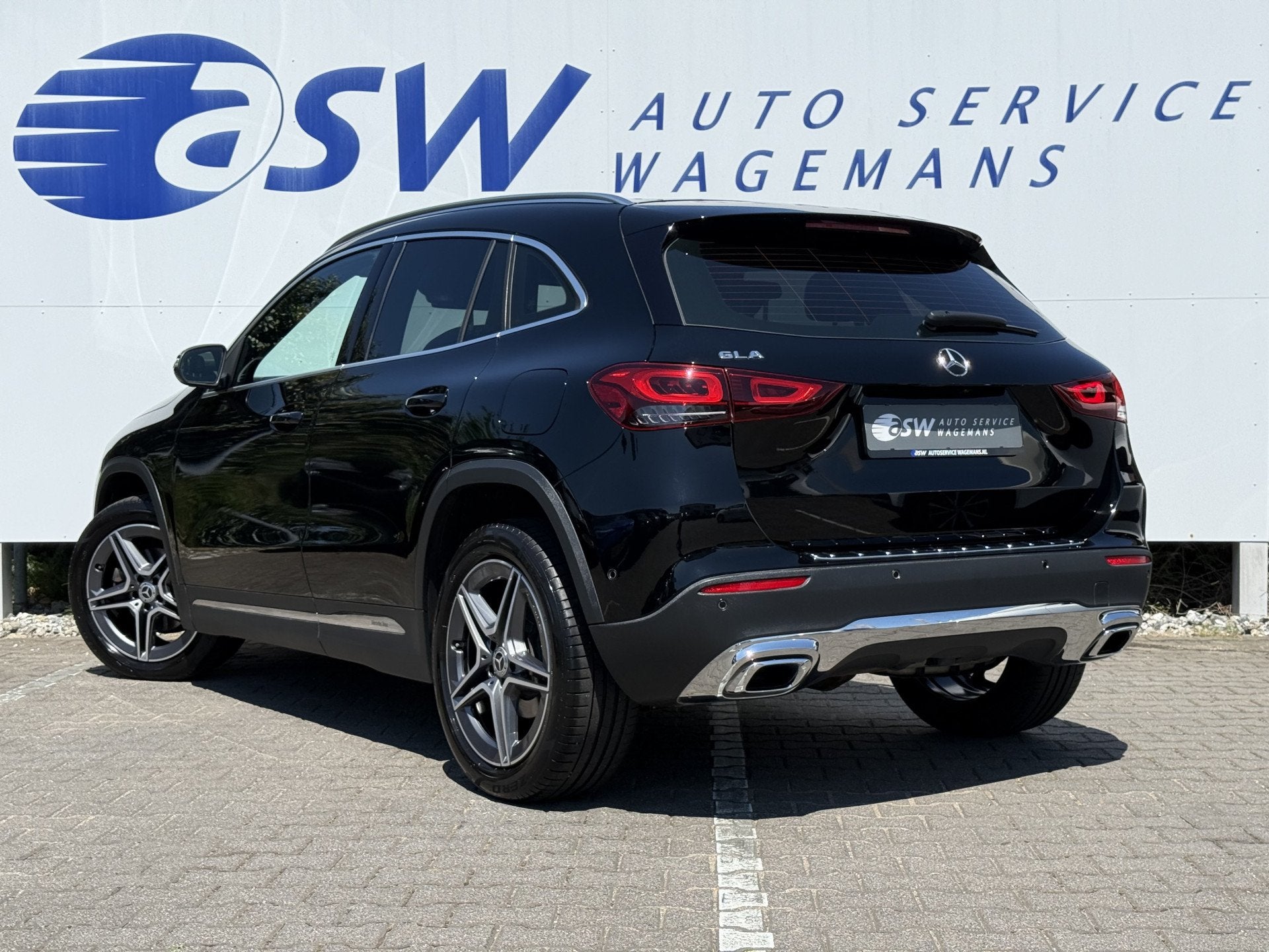 Mercedes-Benz GLA 200 Business Solution Luxury | Trekhaak |, Dealer onderhouden, 15 km/l, 4 cilinders, Met garantie (alle)