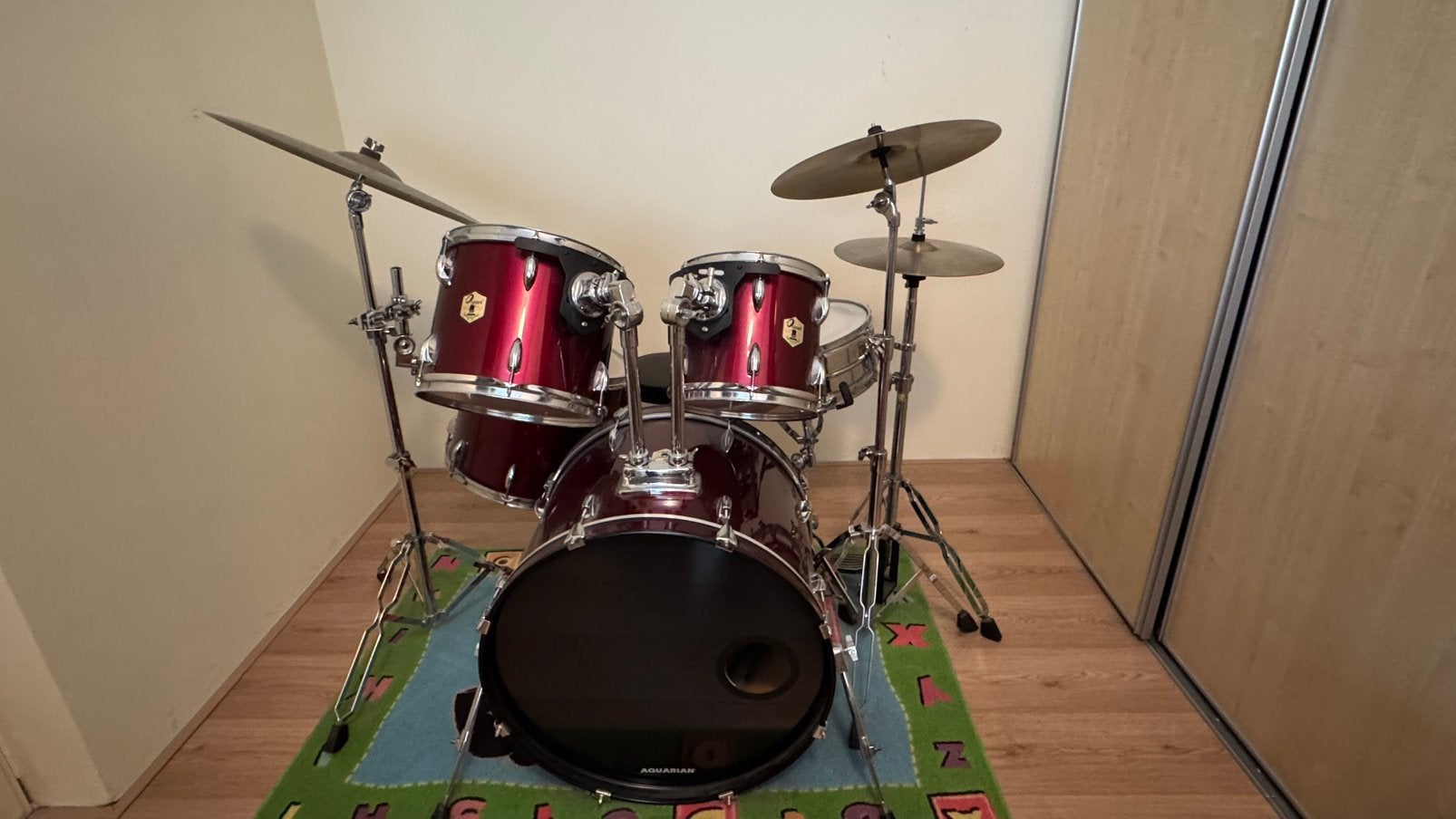 Mooi compleet drumstel met drumkruk, in goede staat, Ophalen, Zo goed als nieuw, Overige merken