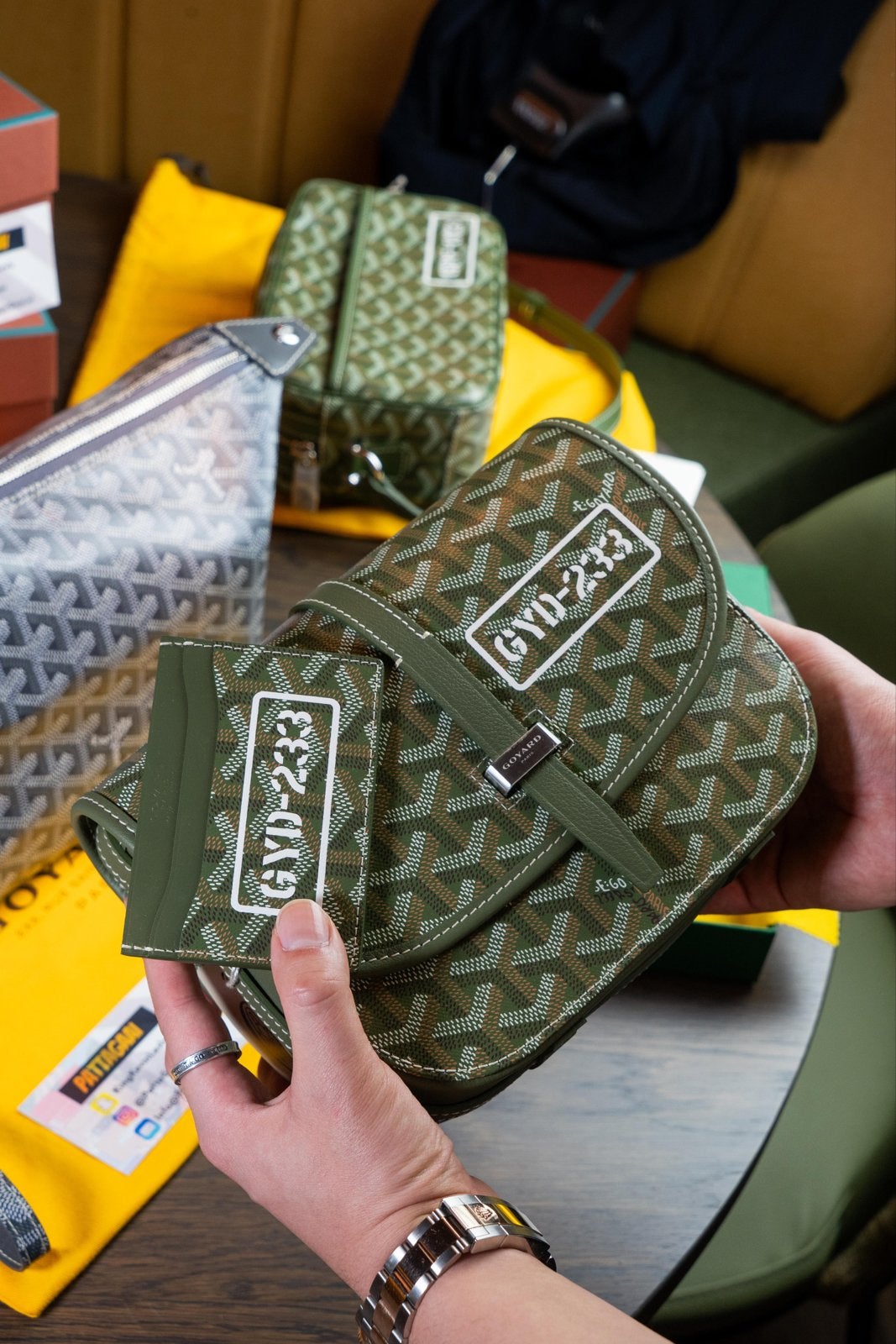 Limited Edition Goyard Khaki Belvedere MM + Card Holder, Ophalen of Verzenden, Nieuw, Groen