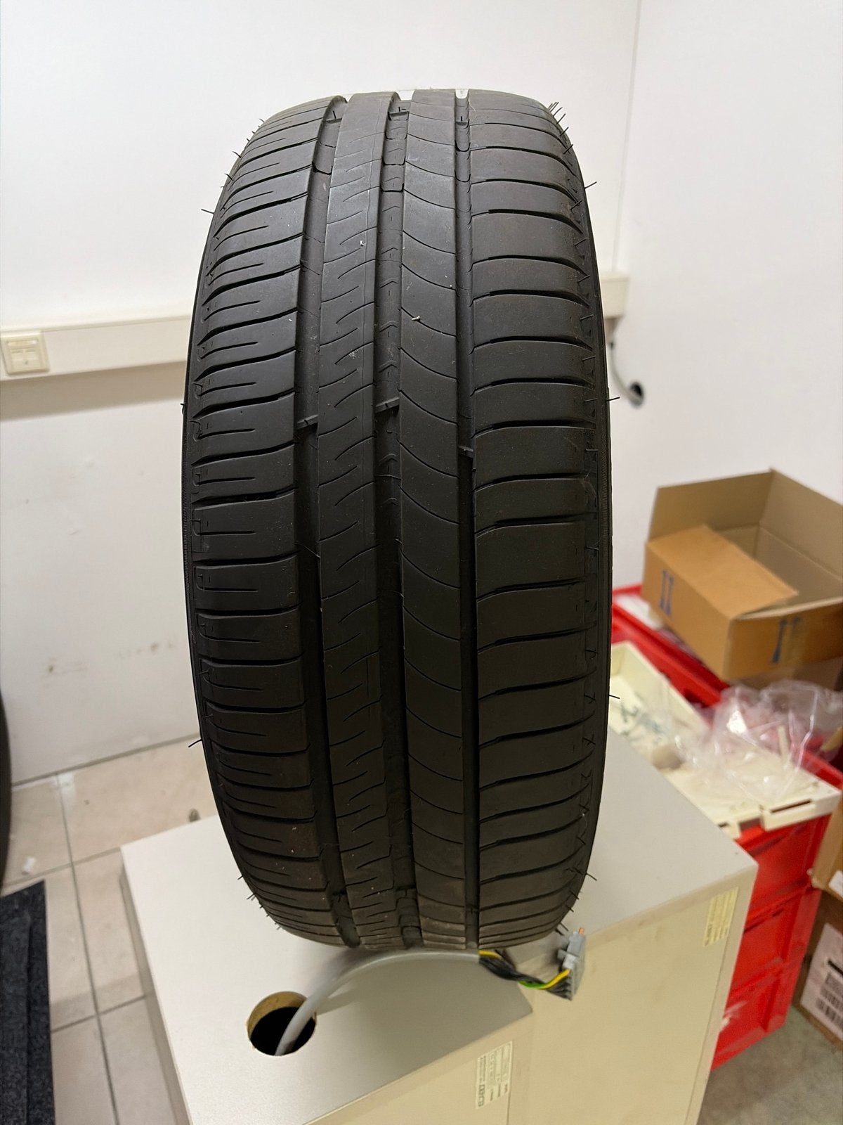 4x Michelin Energy Saver 205/55R16 Zomerband, Ophalen, B, Gebruikt, 16 inch