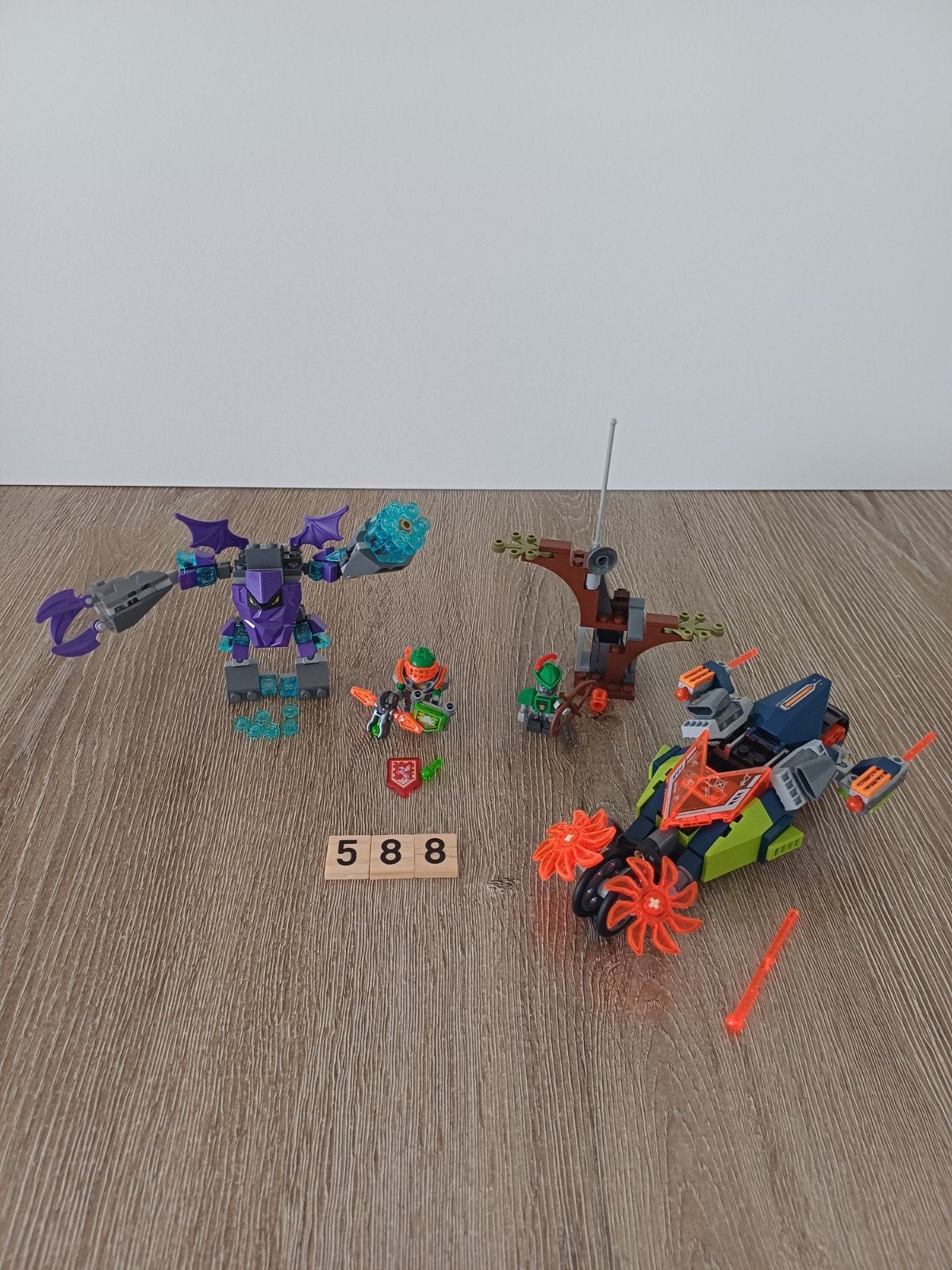Lego Nexo Knights Aarons Steenvernieterger 70358, Ophalen of Verzenden, Zo goed als nieuw