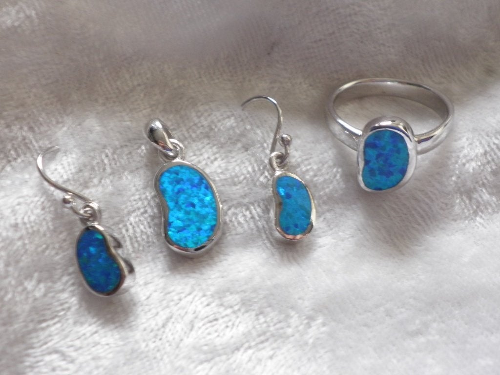 Mooie 3 delige Zilveren set met Blauw Opaal - Hanger - Ring, Ophalen of Verzenden, Zilver, Ring