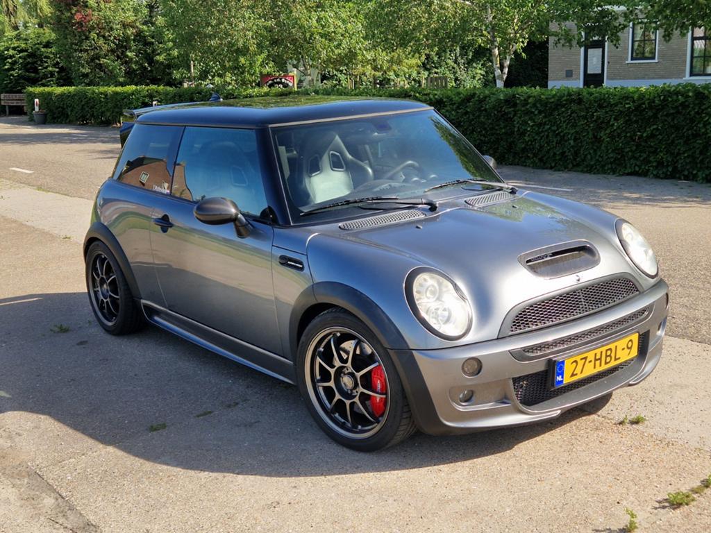 Mini 2004 Grijs, Voorwielaandrijving, Zwart, 4 cilinders, 4 stoelen