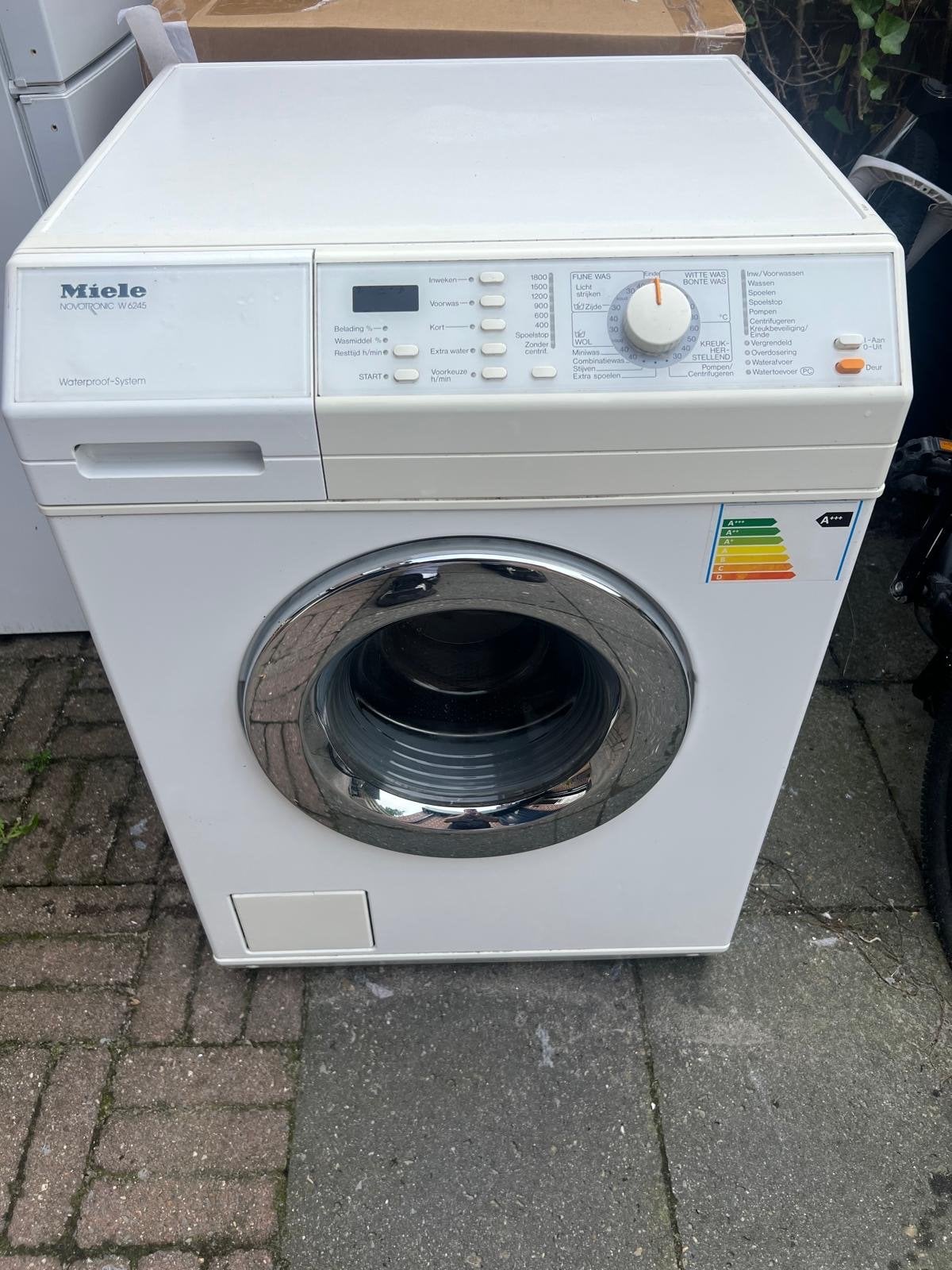 Foto 2 van Miele Wasmachine - Voorlader met Waterproof-System