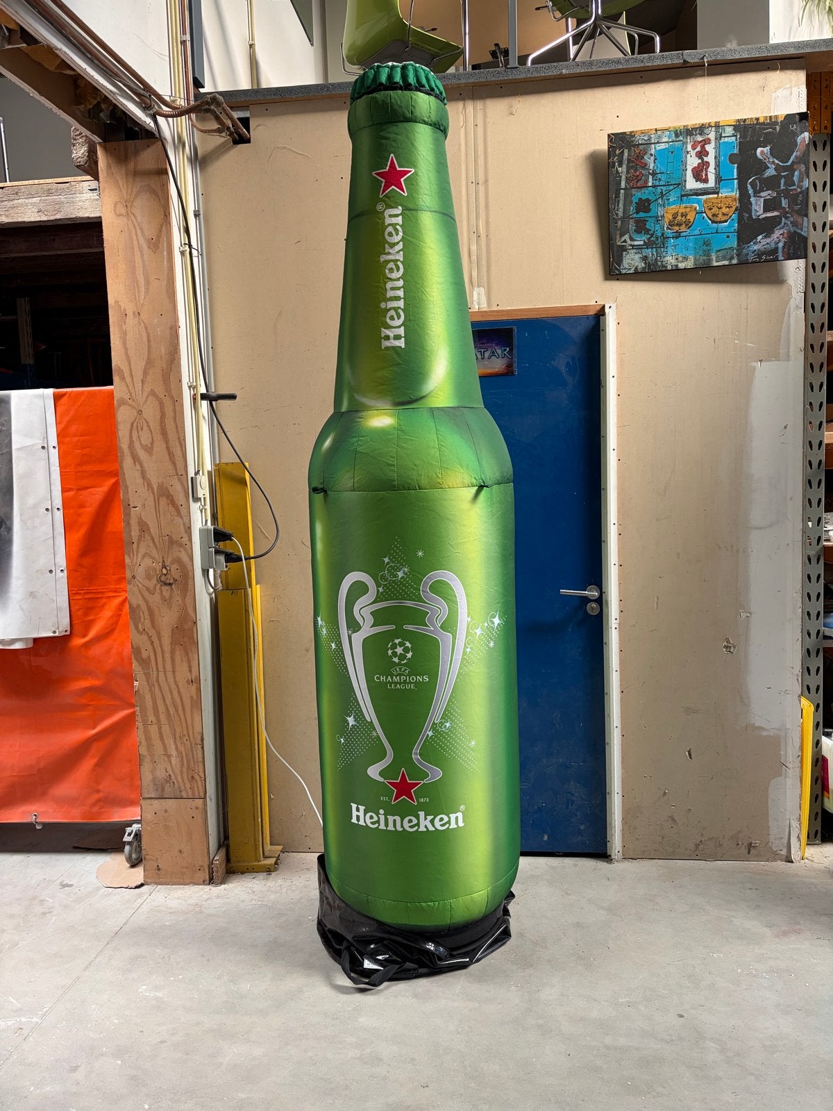 Heineken Champions League opblaasbare fles 250cm, Ophalen of Verzenden, Zo goed als nieuw