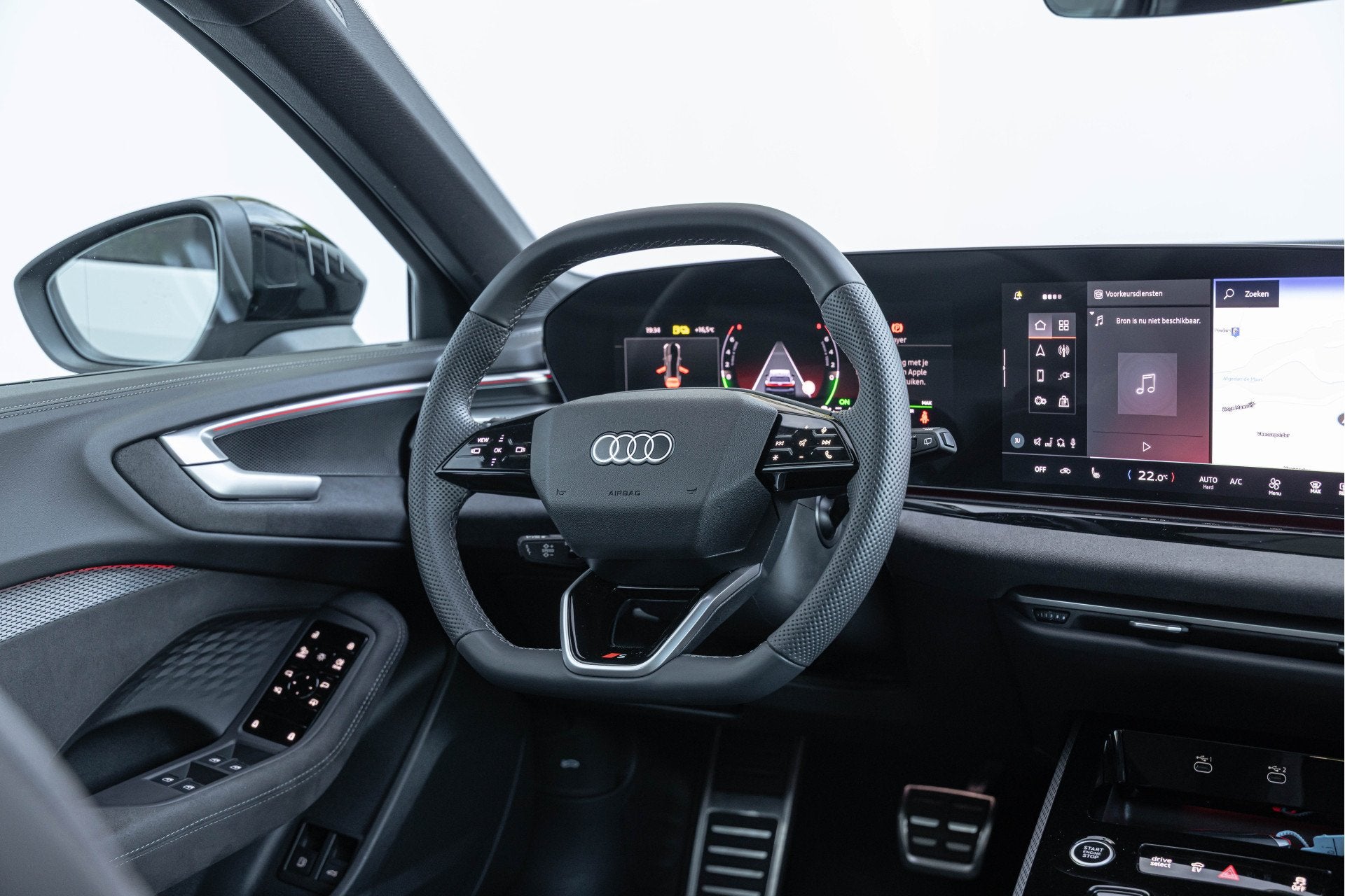 Audi A5 Avant Avant 2.0 e-hybrid Quattro 299pk (bj 2025), Auto's, Automaat, Stof, Gebruikt, 1984 cc