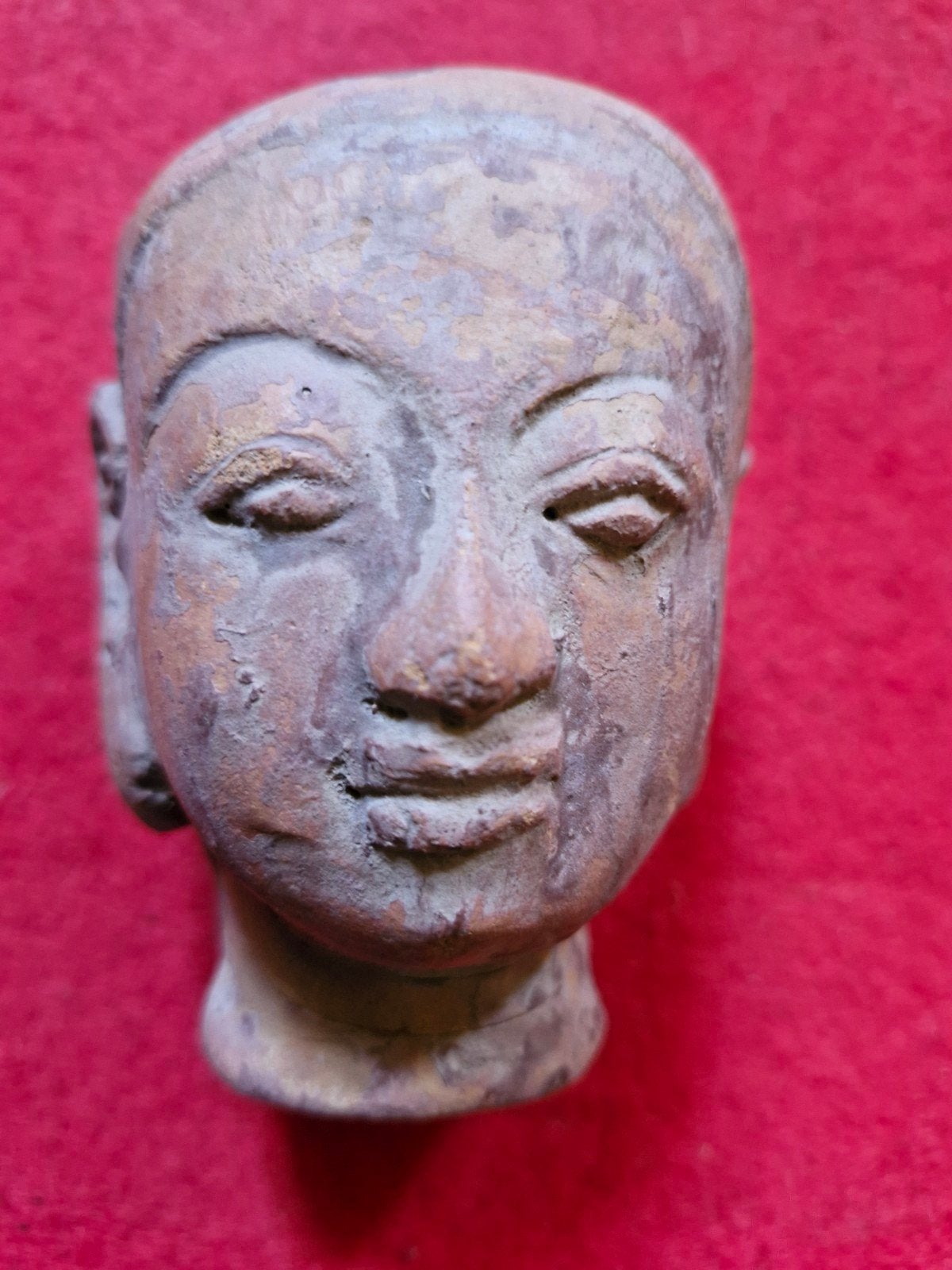 Terracotta hoofdfragment Majapahit, Oost Java (13e-15e eeuw), Antiek en Kunst, Steen/keramiek, Bruin, Ophalen of Verzenden, Indonesië