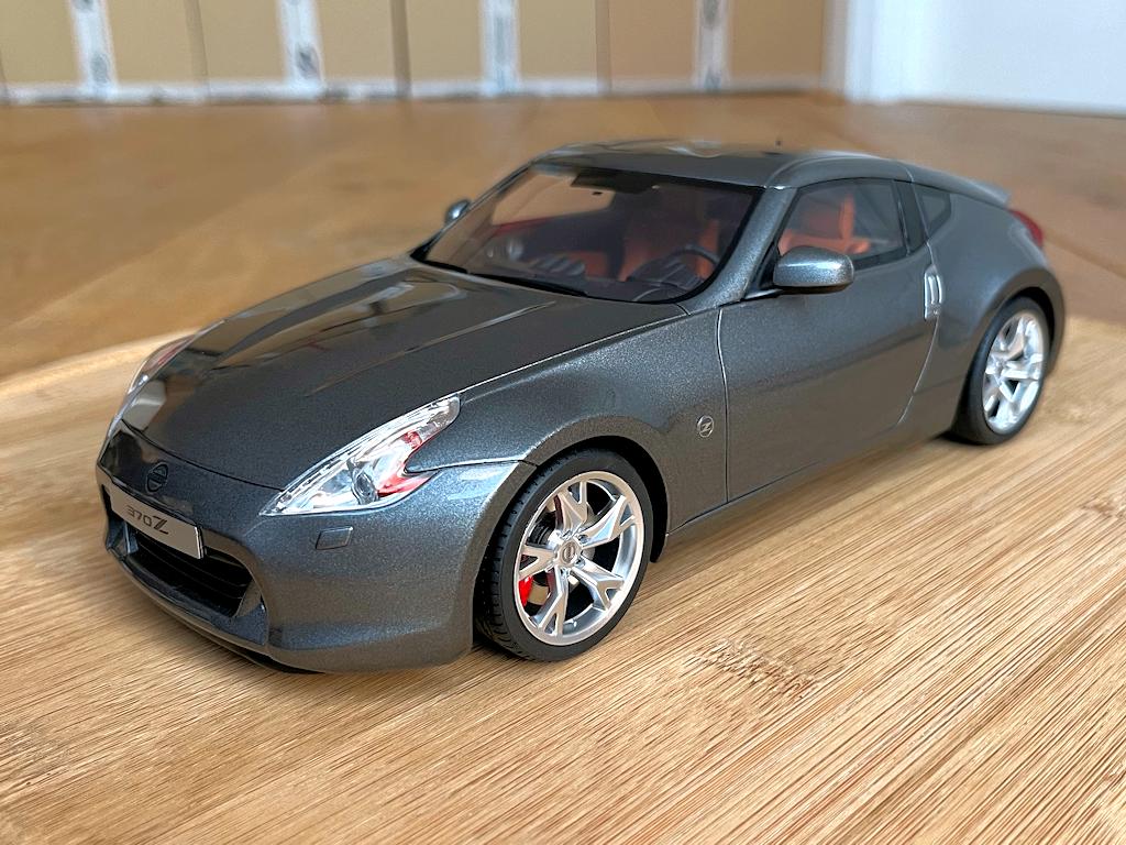 Nissan 370Z Gun Grey metallic 1:18 OttO Mobile nieuw in doos, Hobby en Vrije tijd, Modelauto's | 1:18, Ophalen of Verzenden, Nieuw