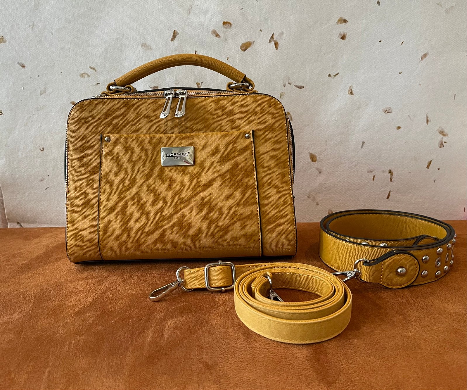 Stijlvolle handtas  ( oker geel)van Flora & Co, Ophalen of Verzenden, Nieuw, Handtas