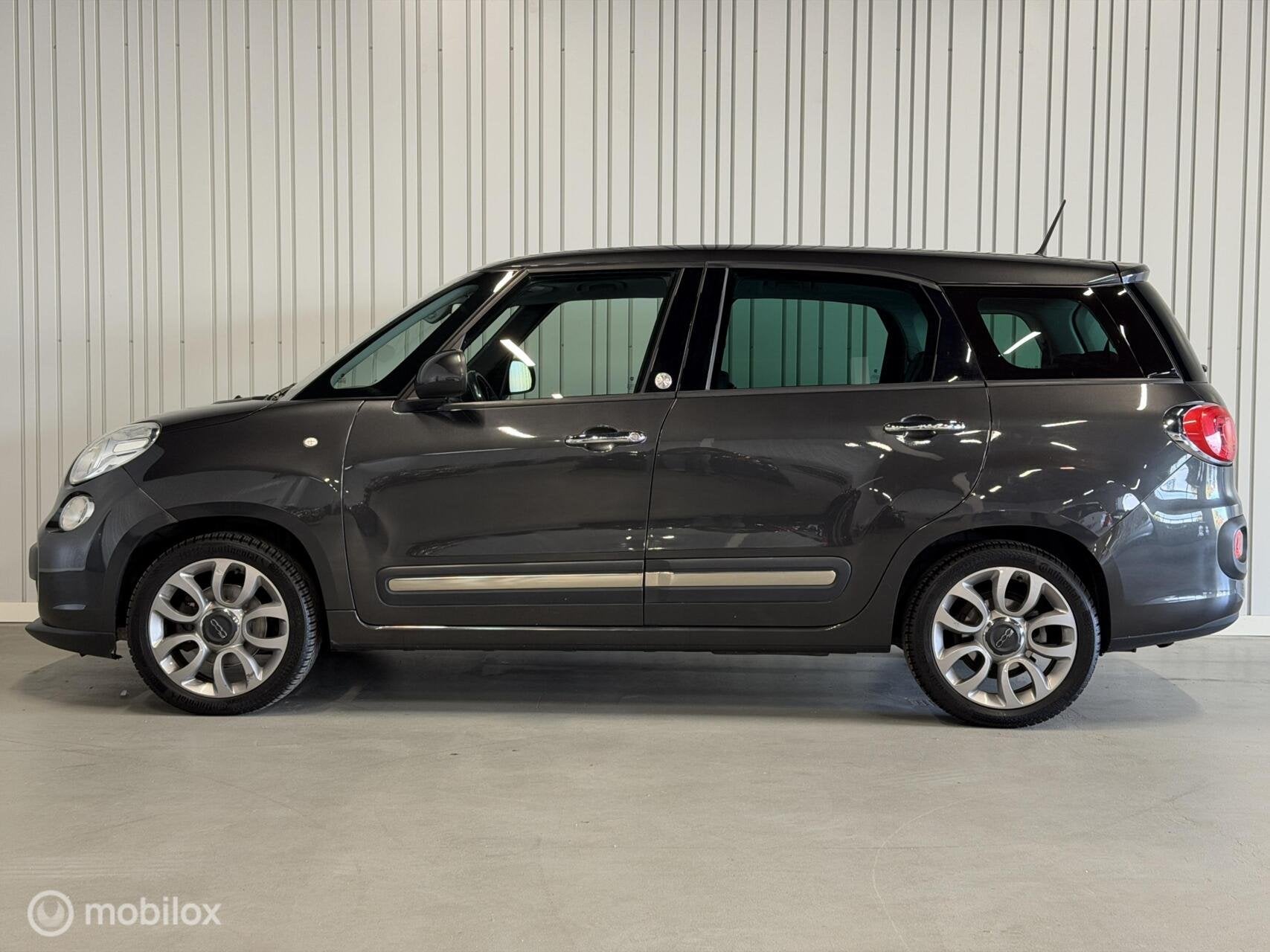 Fiat 500 L Living 0.9 TwinAir Lounge 7p., Gebruikt, 7 stoelen, Origineel Nederlands, Bedrijf