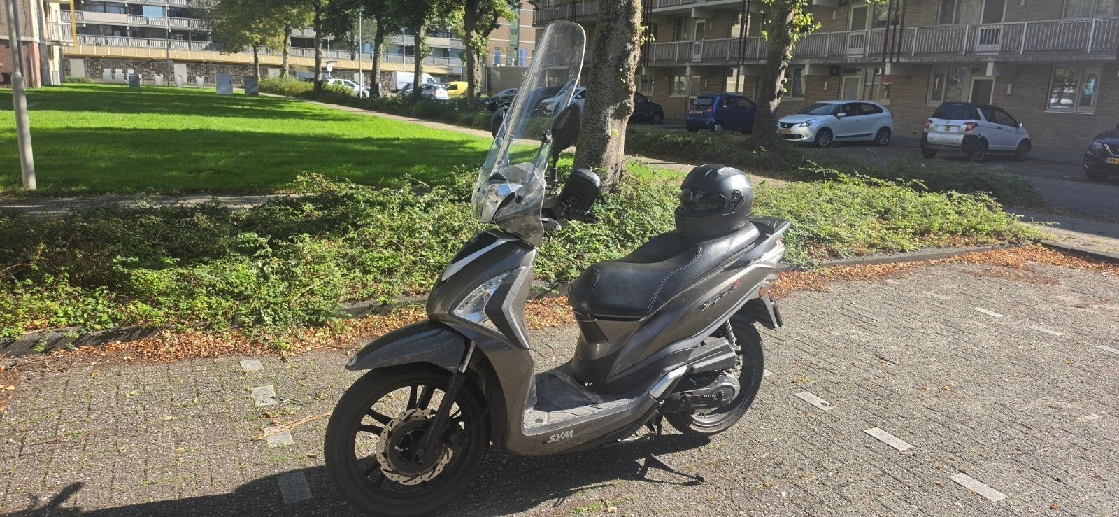 Foto 8 van scooter SYM Symphony ST  ( geel )