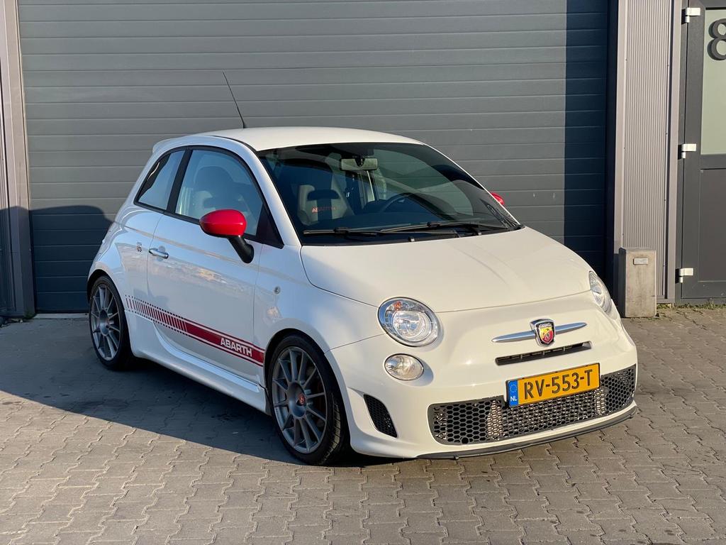 Fiat 500 Abarth 250pk nieuwe apk grote beurt kuipstoelen, Auto's, Voorwielaandrijving, 40 €/maand, 4 cilinders, Wit