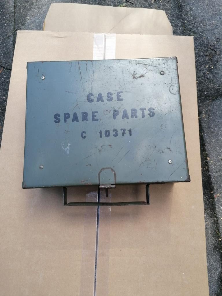 Case spare parts jeep of radio, Verzamelen, Ophalen of Verzenden, Landmacht, Amerika, Overige typen