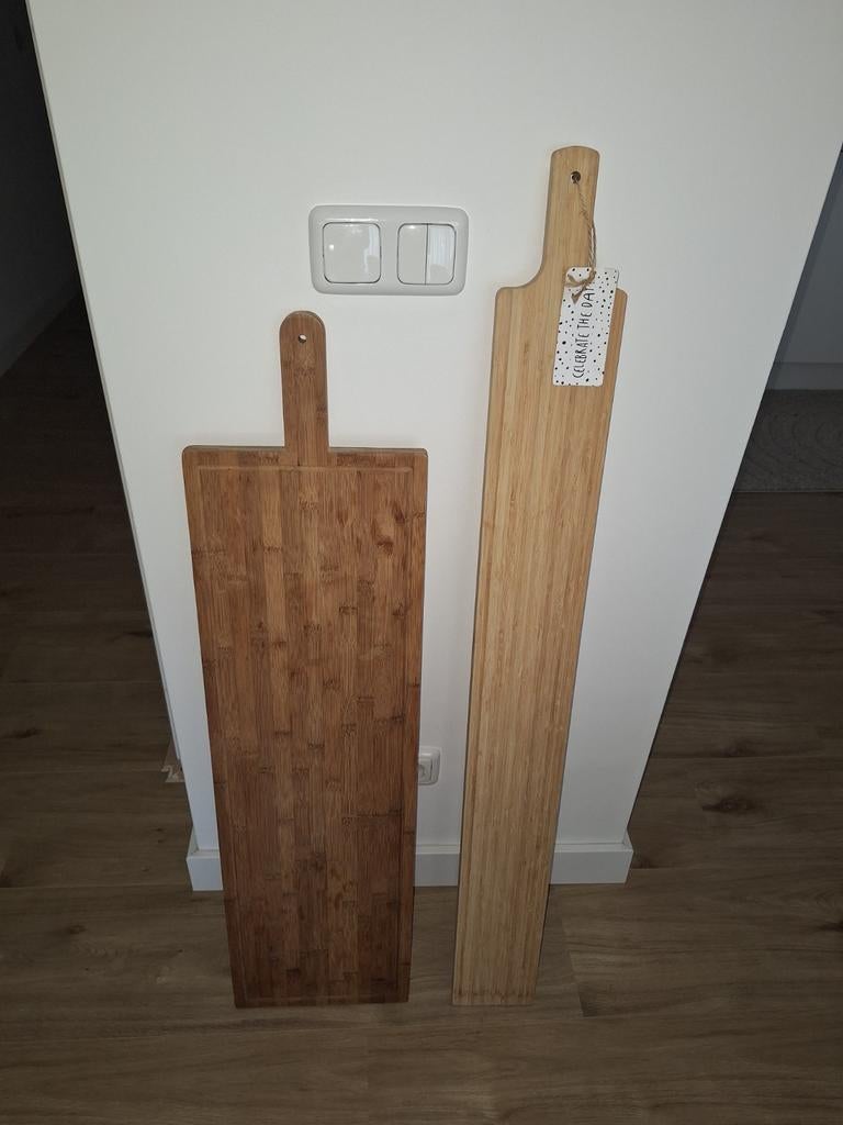 Set van 2 serveerplanken, Huis en Inrichting, Keuken | Keukenbenodigdheden, Zo goed als nieuw, Snij-/serveerplank, Overige merken