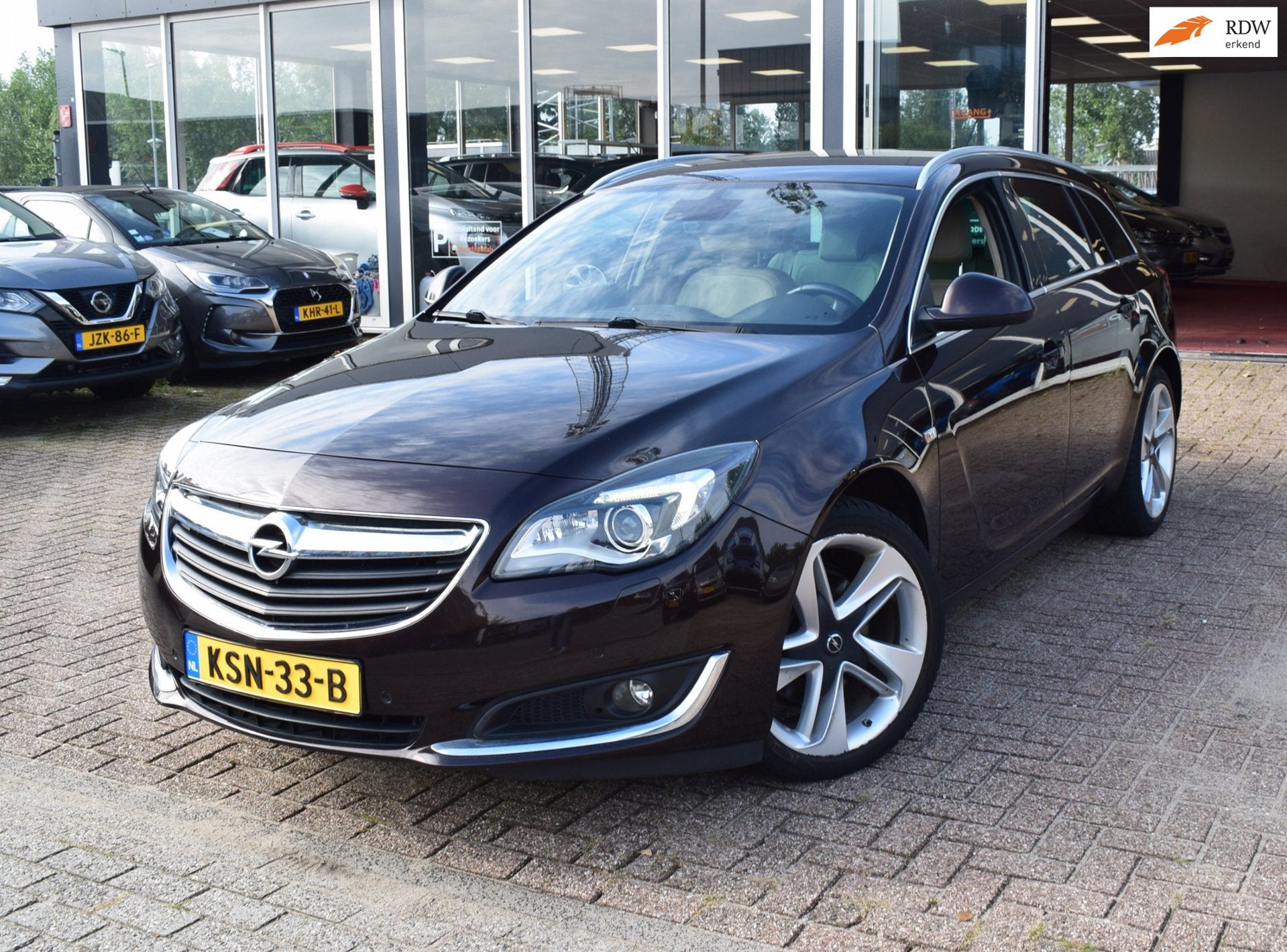 Opel Insignia Sports Tourer 1.6 T Innovation | NAVIGATIE | C, Auto's, Gebruikt, 4 cilinders, Bruin, Parkeersensor
