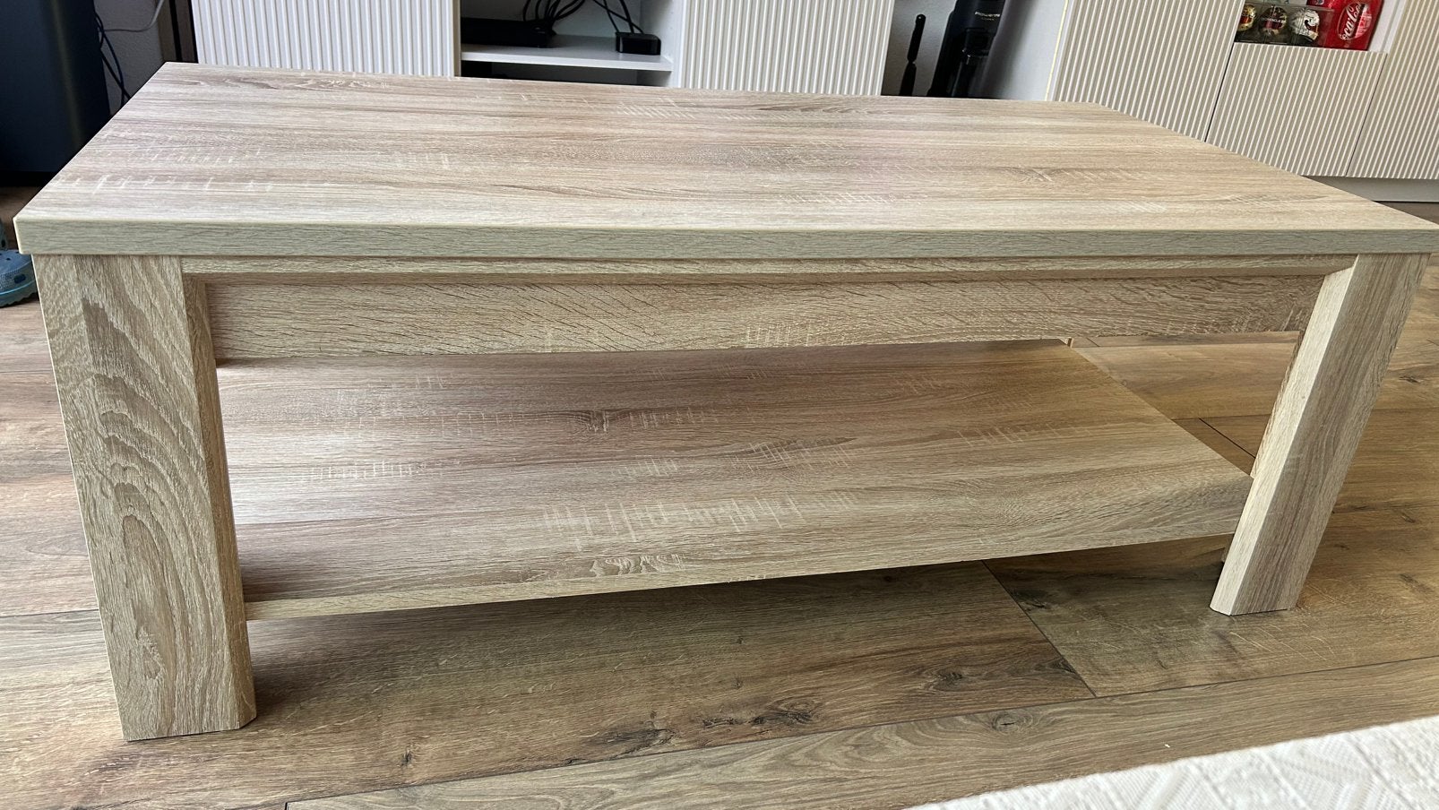 Salon tafel kleine beschadiging zie foto 2 ophalen voor 20, Huis en Inrichting, Ophalen