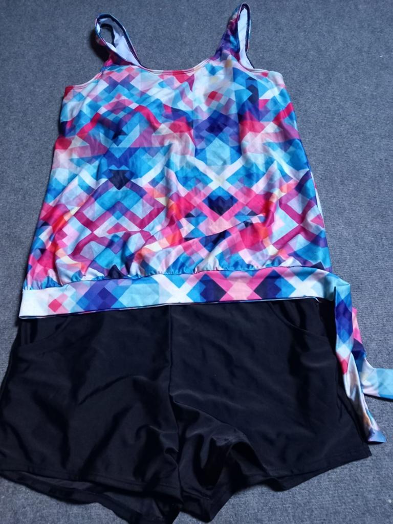 2xdamestankini/ 2x dames bikinitop, Kleding | Dames, Badmode en Zwemkleding, Ophalen of Verzenden, Nieuw, Zwart, Bikini