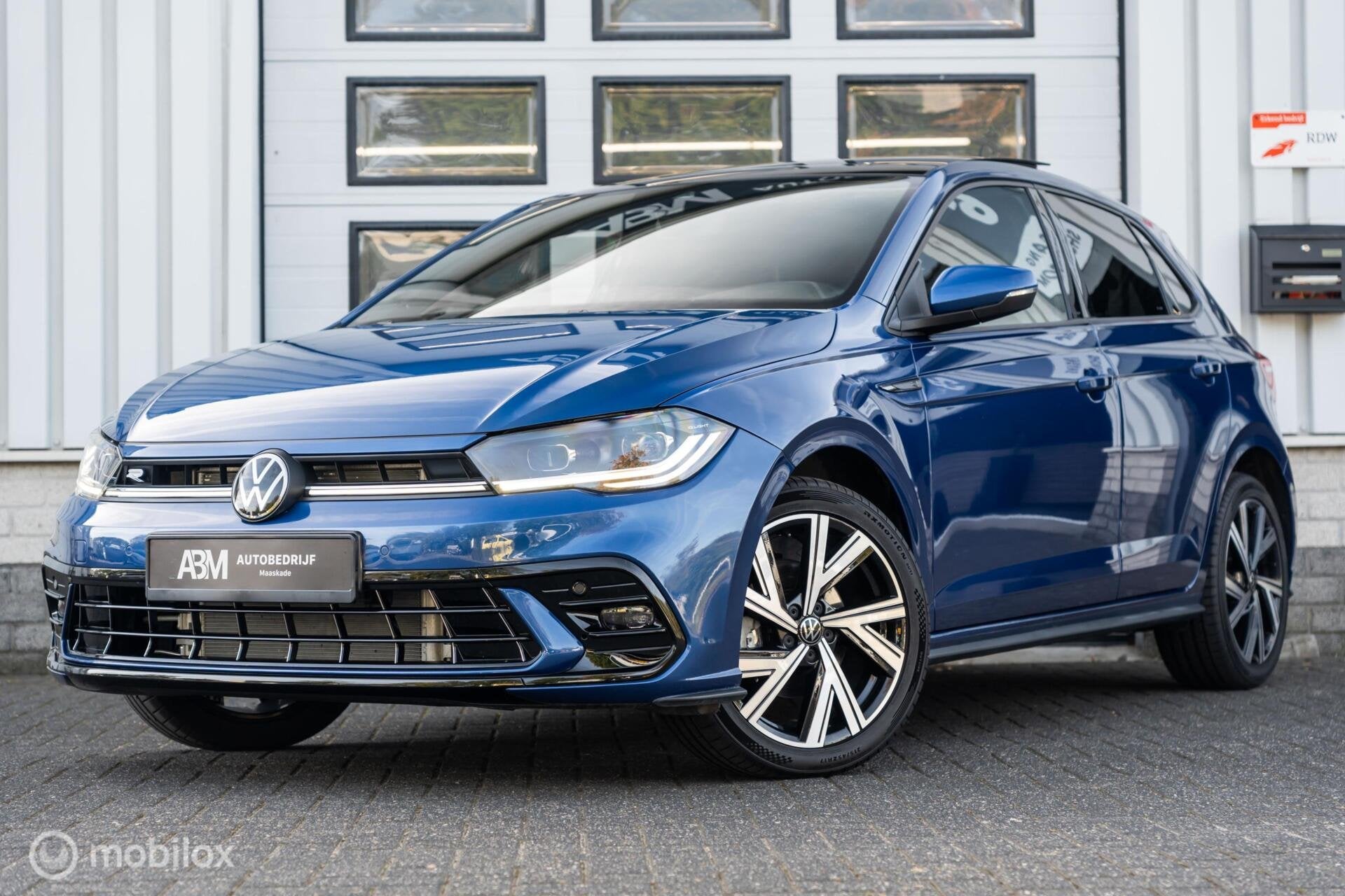 Volkswagen Polo 1.0 TSI 3X R-Line PANO IQ-LIGHT CAMERA BEATS, Auto's, Dealer onderhouden, Gebruikt, Bedrijf, 3 cilinders