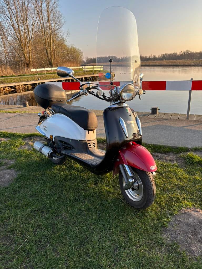 Viraggio grande retro 125, Ophalen, Zo goed als nieuw, Benzine, Overige merken