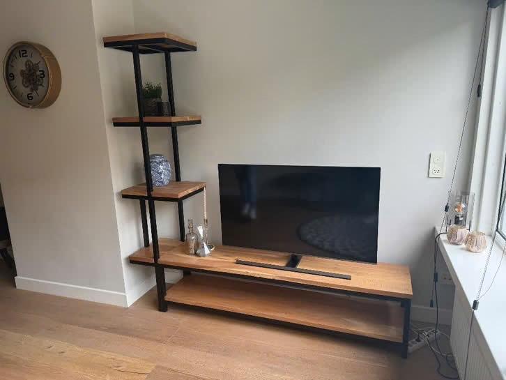 Tv meubel, Huis en Inrichting, Kasten | Televisiemeubels, Gebruikt, 150 tot 200 cm, 150 tot 200 cm, 25 tot 50 cm, Overige houtsoorten