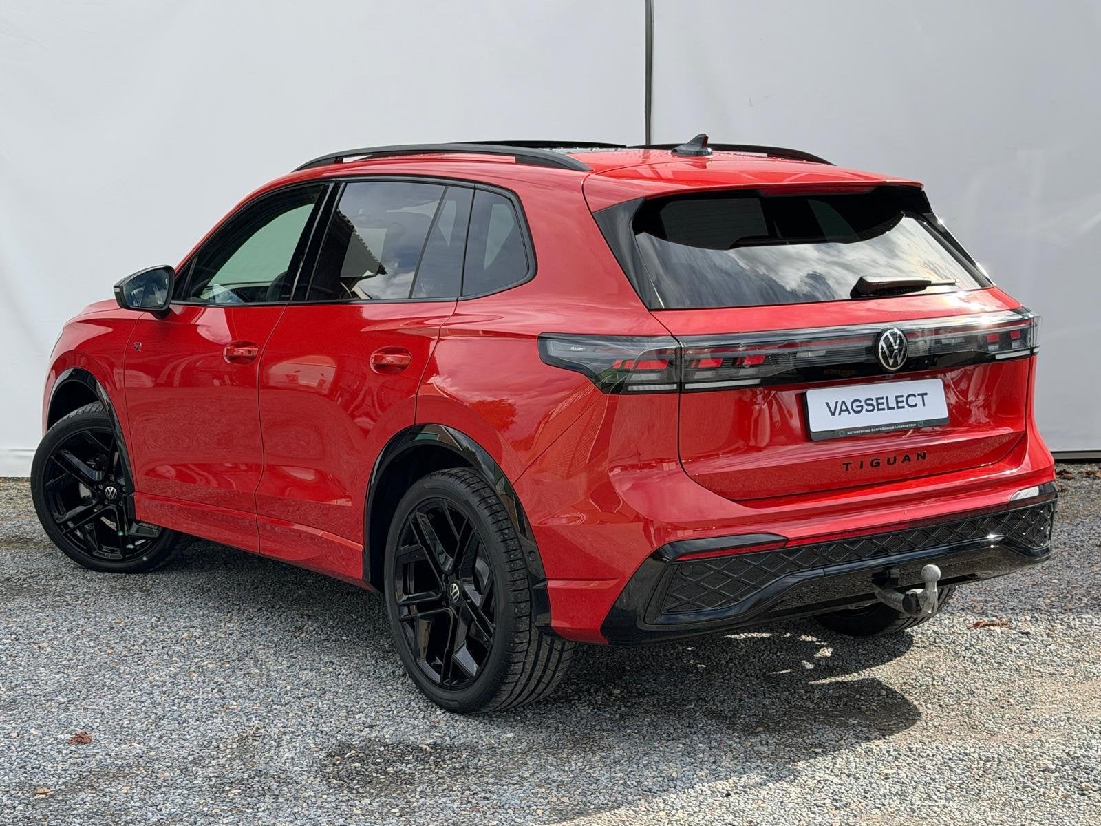 Volkswagen Tiguan 1.5 eTSI R-Line Edition | Pano | 360 Camer, Auto's, Stof, 4 cilinders, 150 pk, Bedrijf