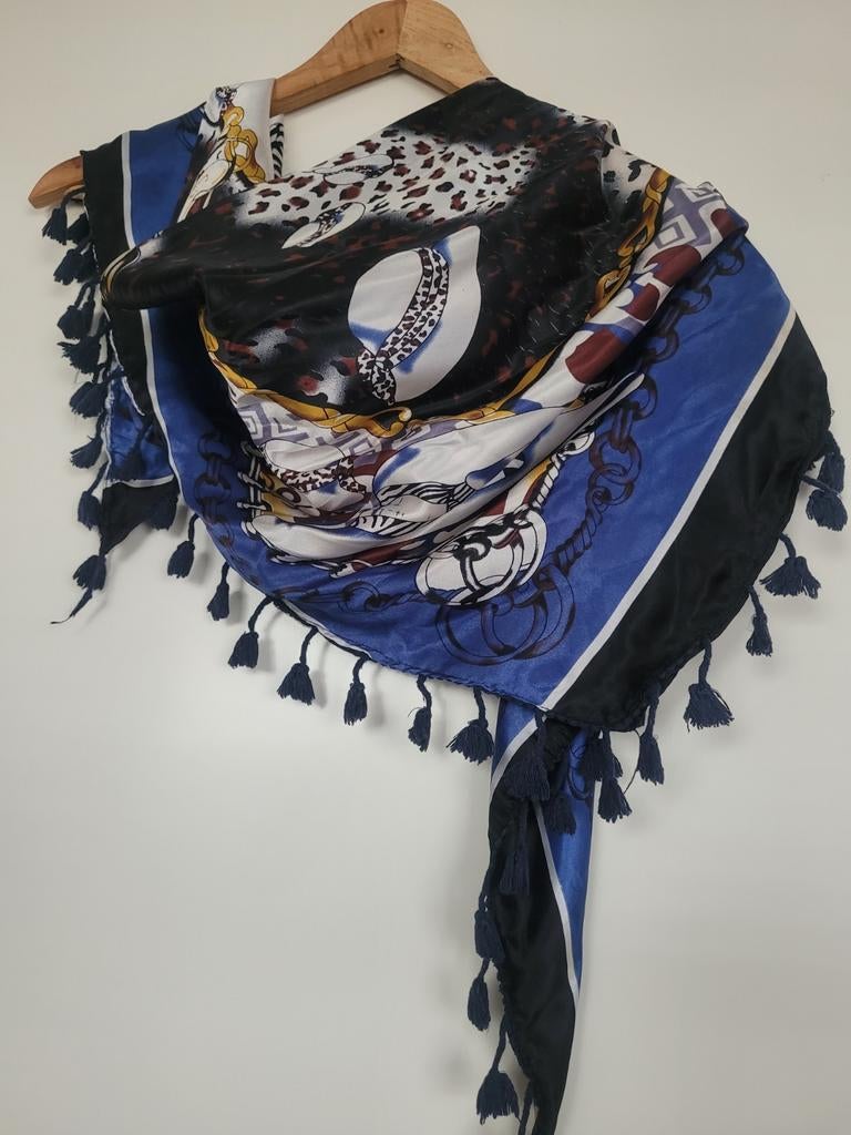 Sjaal met kwastjes en fashionprint, Ophalen of Verzenden, Zo goed als nieuw, Maat 38/40 (M), Sjaal