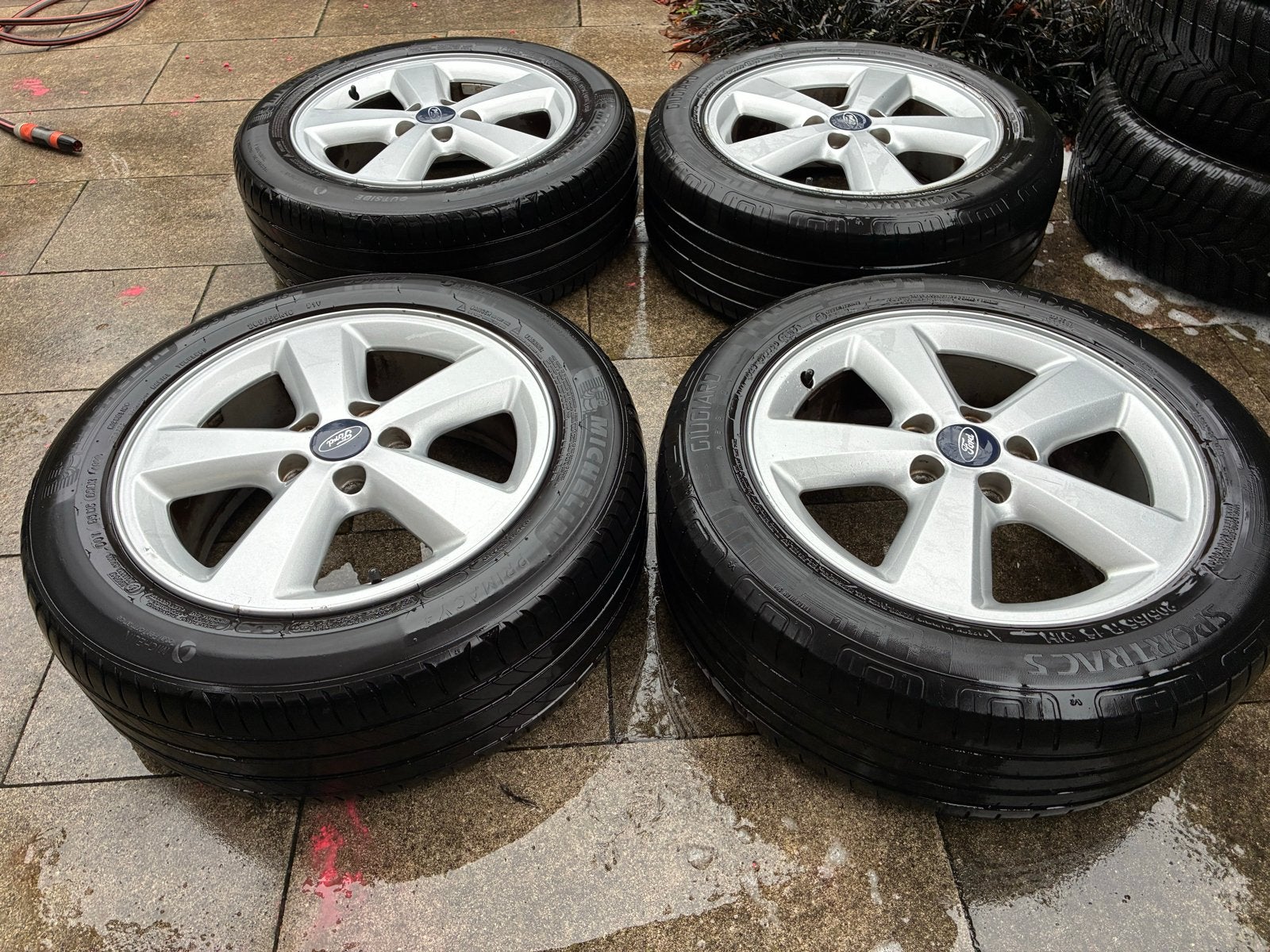 Ford 16 inch velgen met Michelin zomerbanden 205/55 R16, Ophalen, Gebruikt, 16 inch, Banden en Velgen