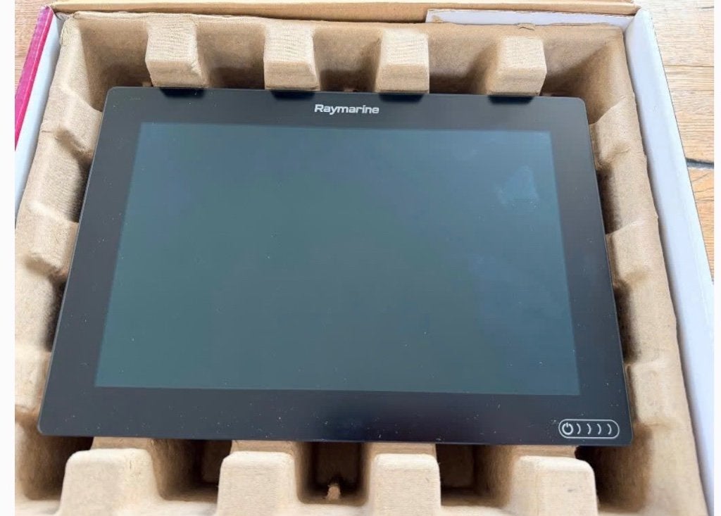 Raymarine E70369 12 inch AXIOM REALVISION 3D 600W NIEUWSTAAT, Watersport en Boten, Ophalen, Zo goed als nieuw, Kaartplotter of Fish Finder