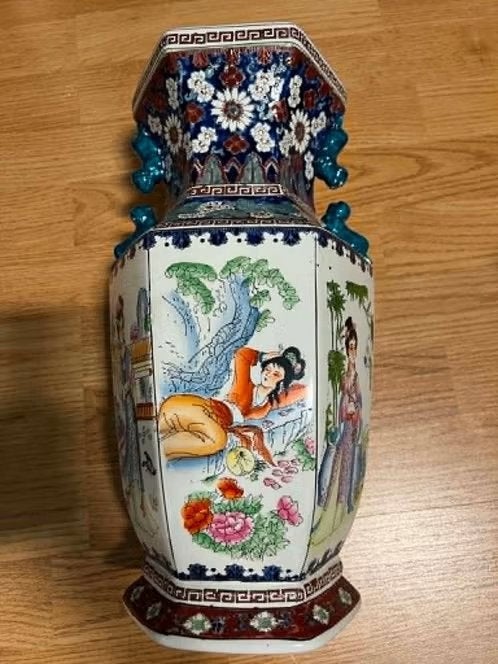 Handgeschilderde Chinese vaas, Antiek en Kunst, Antiek | Vazen, Ophalen of Verzenden