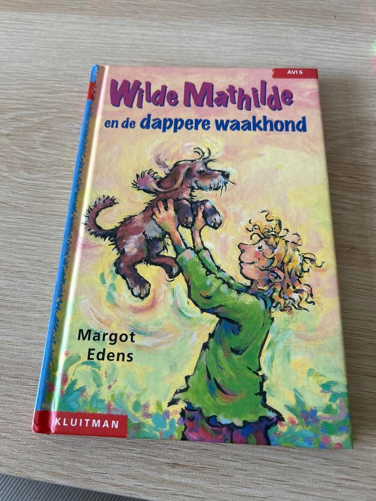 Wilde Mathilde en de dappere waakhond - Margot Edens, Ophalen of Verzenden, Zo goed als nieuw, Fictie algemeen