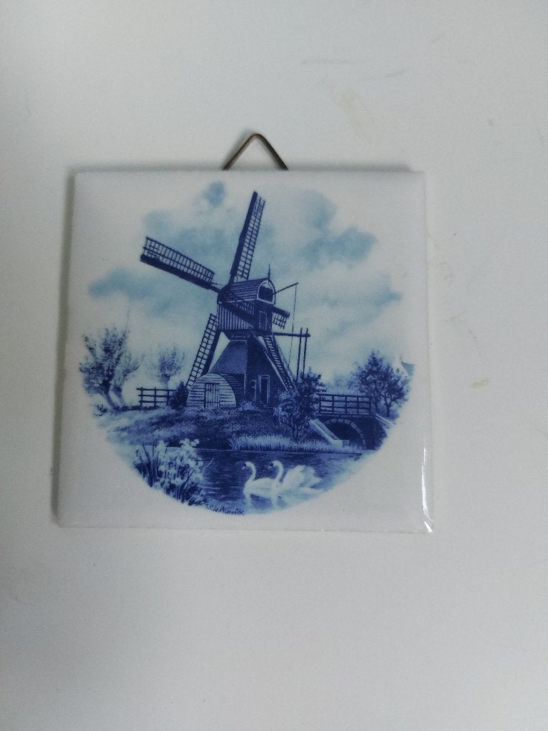 tegeltje met een wipmolen in 'delftsblauwe kleuren'7,5 x 7,5, Overige stijlen, Ophalen of Verzenden, Zo goed als nieuw, Blauw