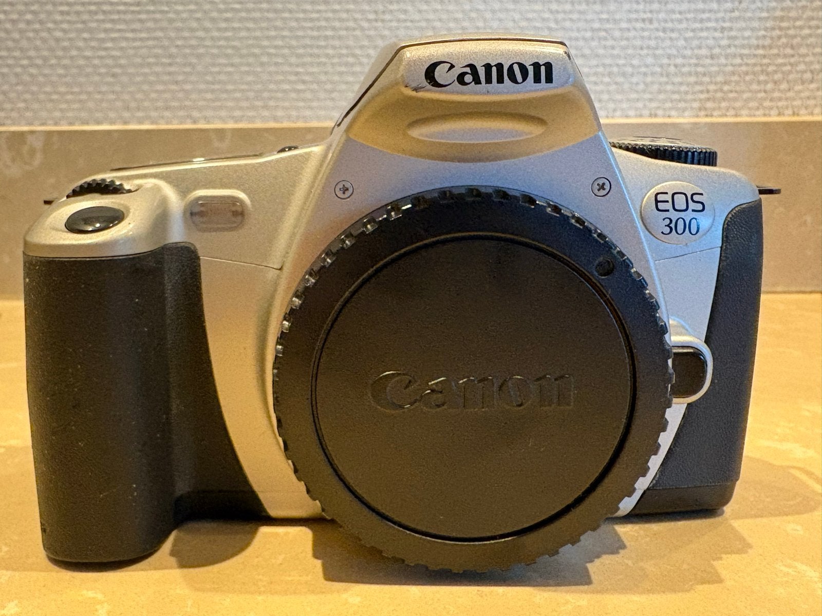 Canon EOS 300 spiegelreflexcamera body - Zo goed als nieuw, Ophalen of Verzenden, Zo goed als nieuw, Spiegelreflex, Canon