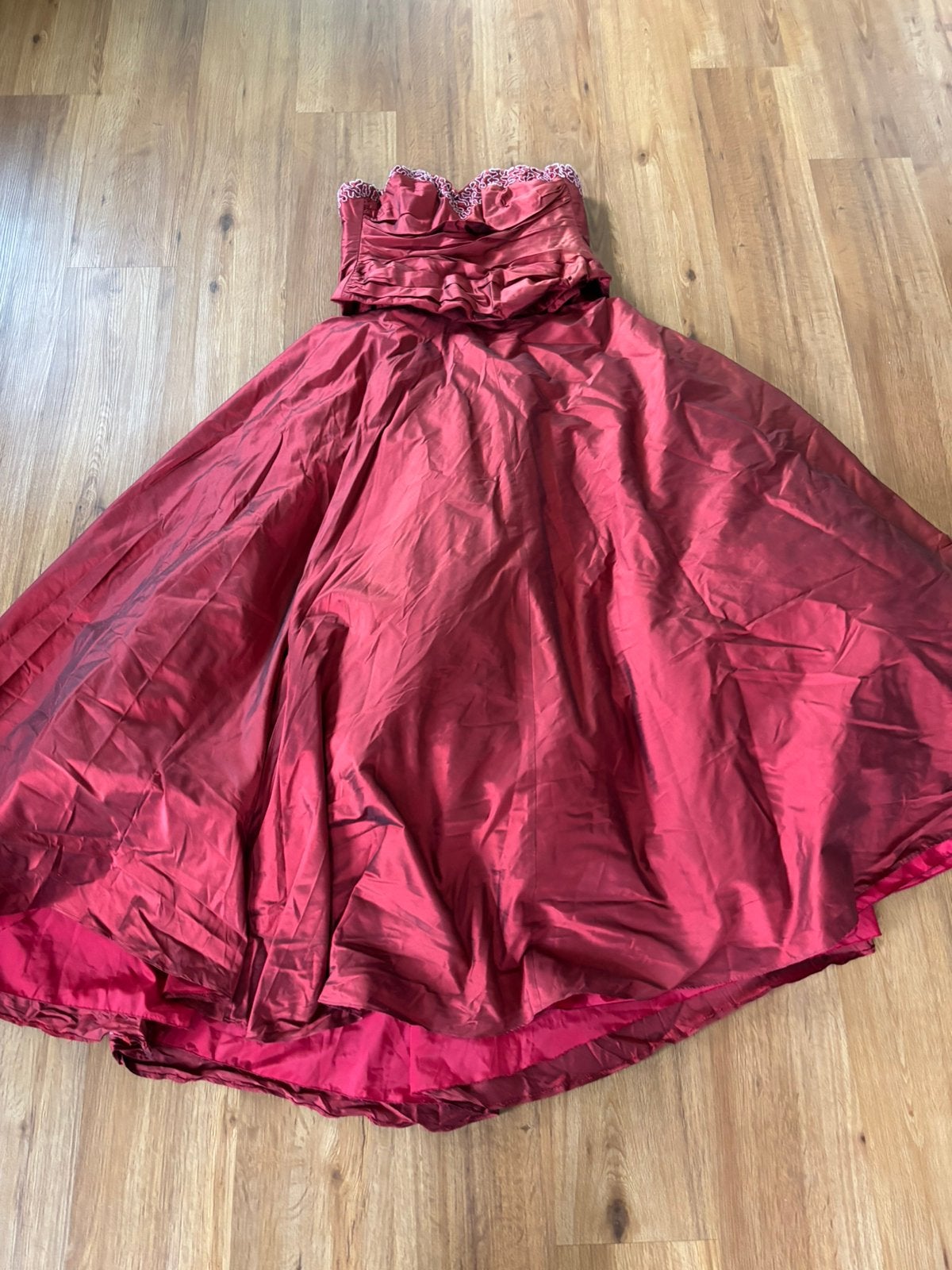 Bruidsjurk rood maat 38 Athena maria silk collection, Ophalen, Zo goed als nieuw, Rood, Trouwjurk