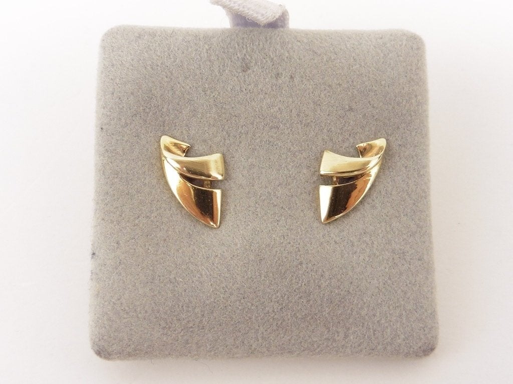 Gouden oorknopjes                                        G68