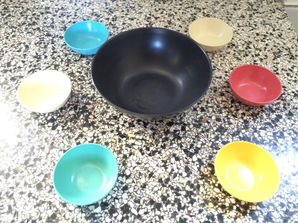 Vintage snackschaaltjes setje pindaschaaltjes 7 delig bakjes, Overige materialen, Gebruikt, Ophalen of Verzenden, Schaal of Schalen