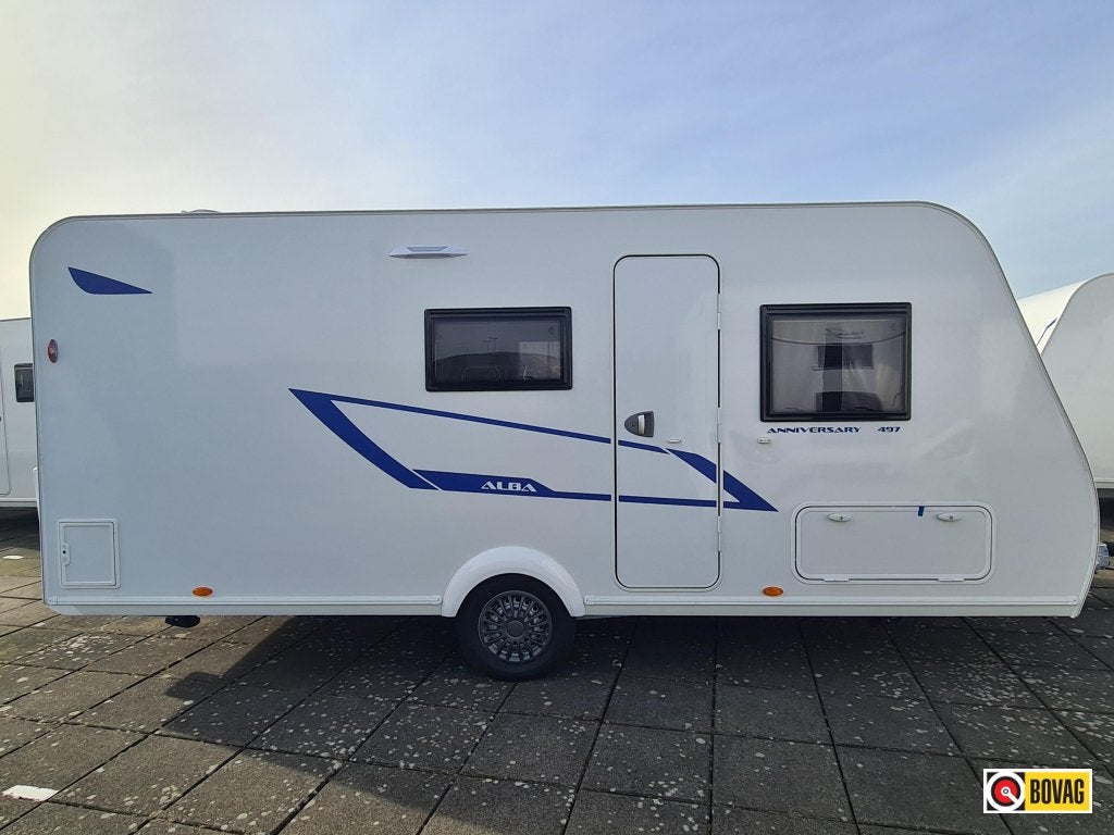 Caravelair Alba Family 497 EX HUUR MODEL 2025 INCL VOORTENT, Caravans en Kamperen, Standaardzit, Bedrijf, Meer dan 6, Caravelair