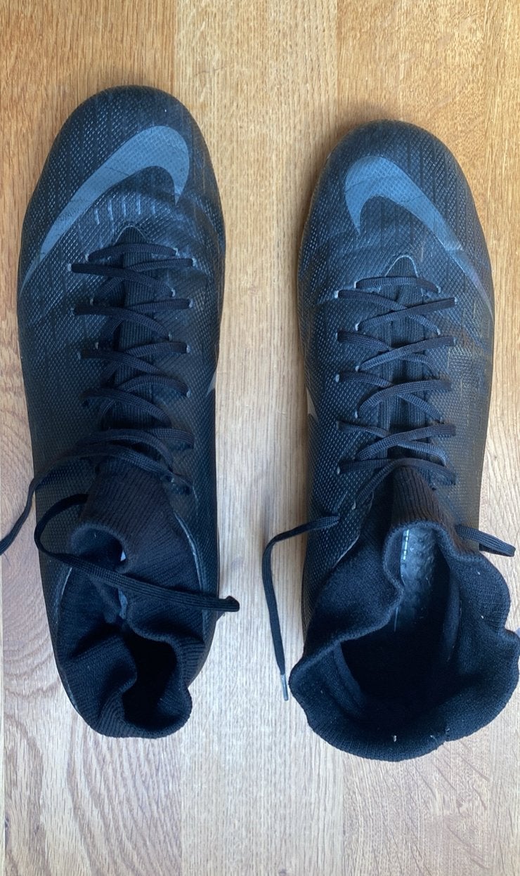 Voetbalschoenen heren, Maat XS of kleiner, Ophalen, Zo goed als nieuw, Schoenen
