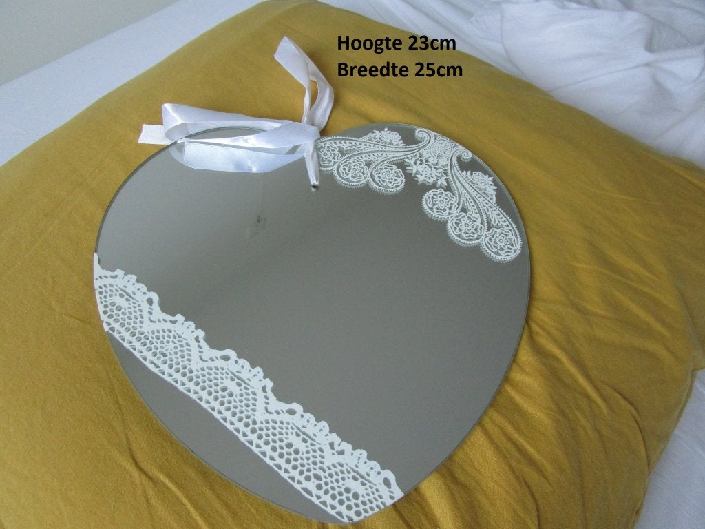 Romantische hartvormige spiegel, Huis en Inrichting, Woonaccessoires | Spiegels, Minder dan 50 cm, Ophalen of Verzenden, Zo goed als nieuw