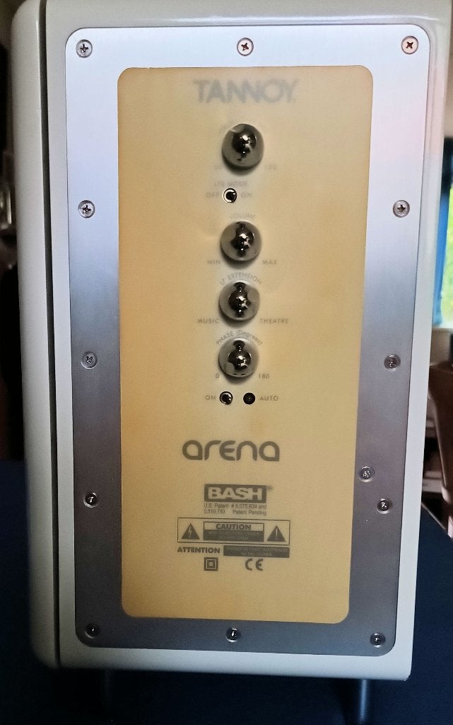 Aangeboden: Tannoy Arena 300R Bash subwoofer, Audio, Tv en Foto, Luidsprekers, Overige merken, Subwoofer, Ophalen of Verzenden