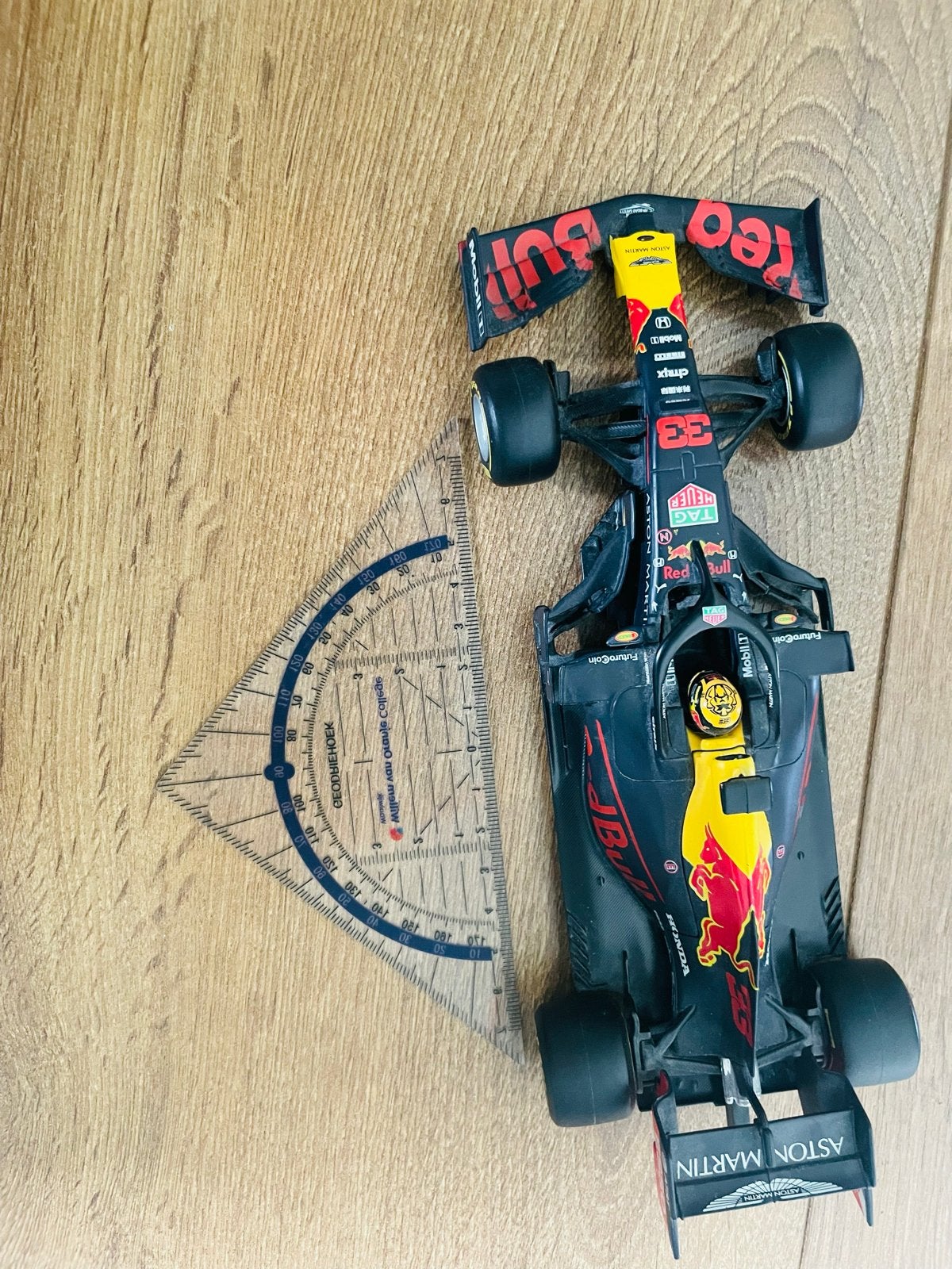 Red Bull Racing F1 modelauto (schaalmodel), Ophalen of Verzenden, Zo goed als nieuw