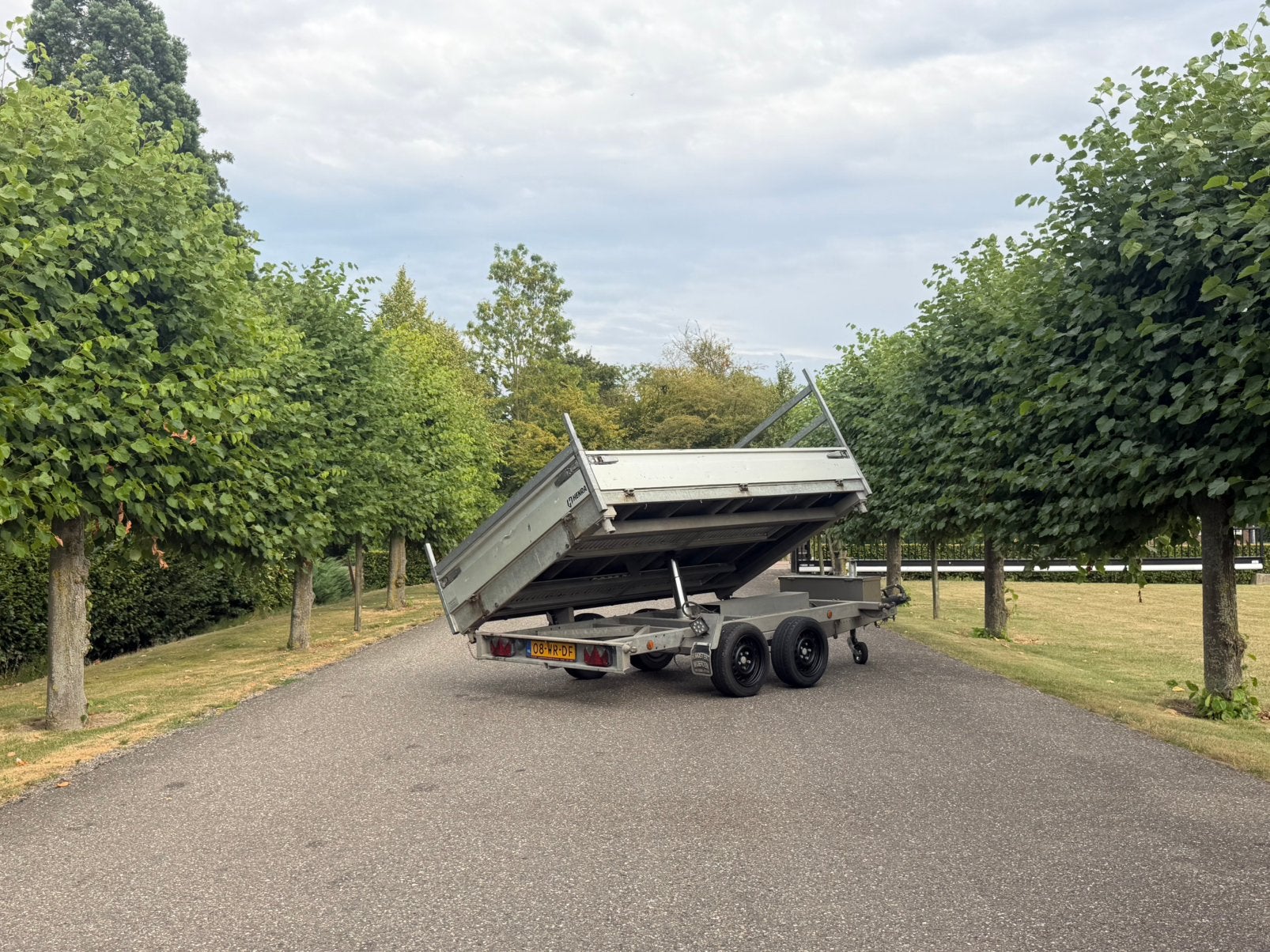 HENRA 3 zijdige kipper 3500KG! Met rijplaten, Ophalen