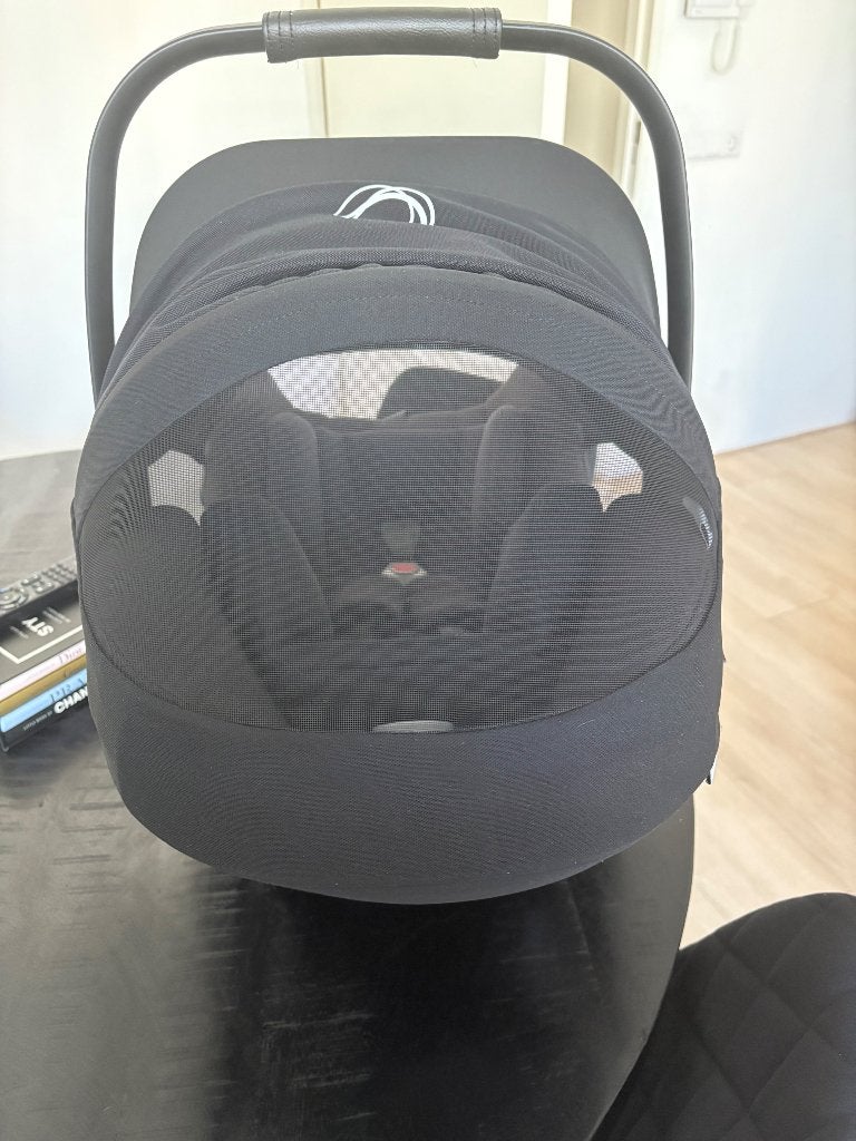 Autostoel  bugaboo turle by Nuna, Autogordel, Ophalen of Verzenden, Zo goed als nieuw, 0 t/m 13 kg