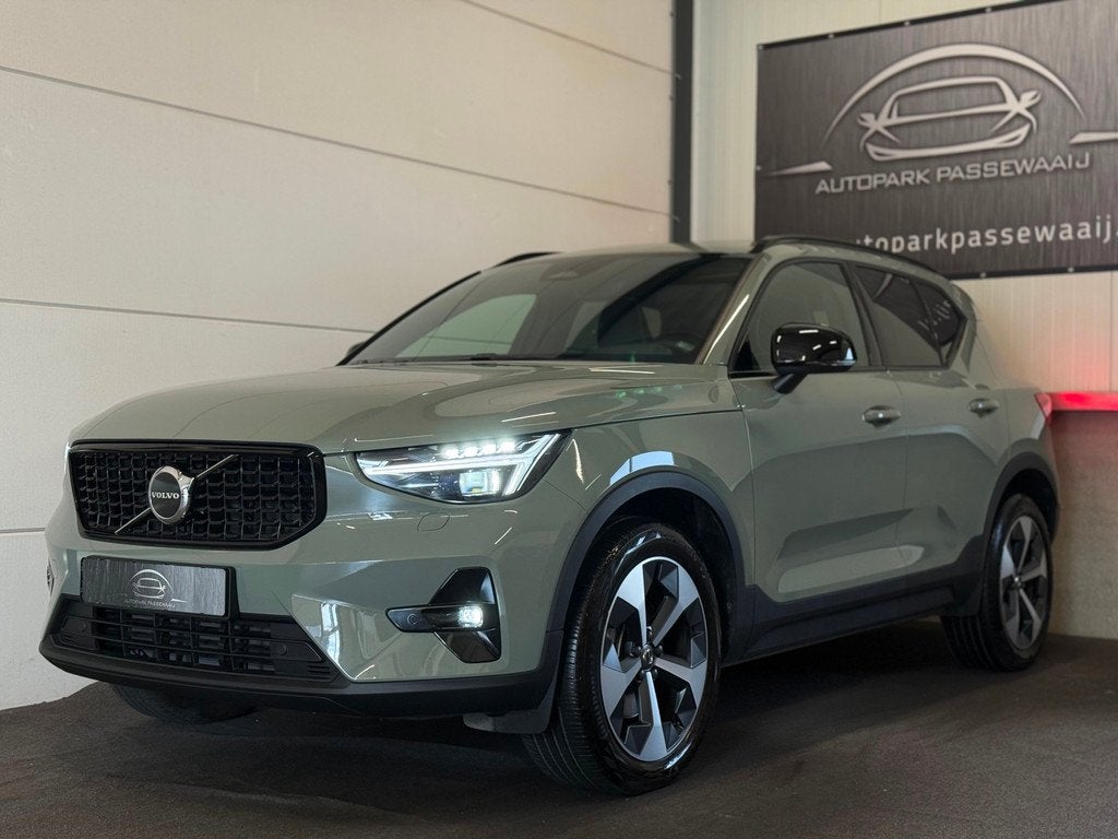 Volvo XC40 2.0 B3 Ultra Dark 2WD Pano, ACC, Apple Carplay, V, Auto's, Volvo, 1588 kg, Gebruikt, Zwart, 4 cilinders