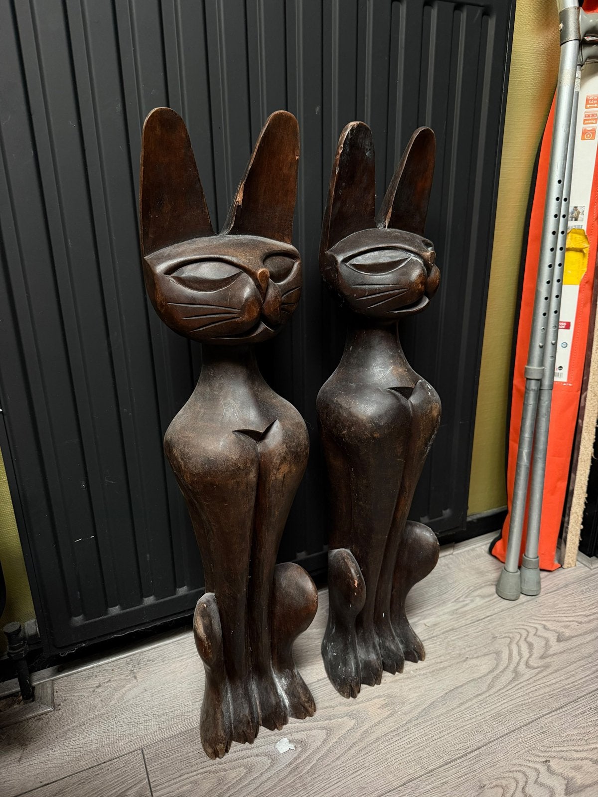 Set van 2 handgesneden houten kattenbeelden, Ophalen