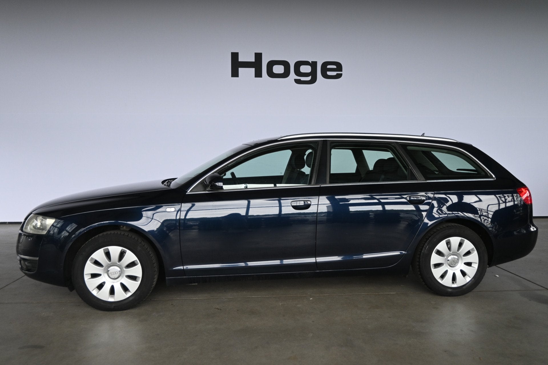 Audi A6 Avant 2.4 Pro Line Clima Cruise control Navigatie Tr, Stof, Zwart, Blauw, Parkeersensor