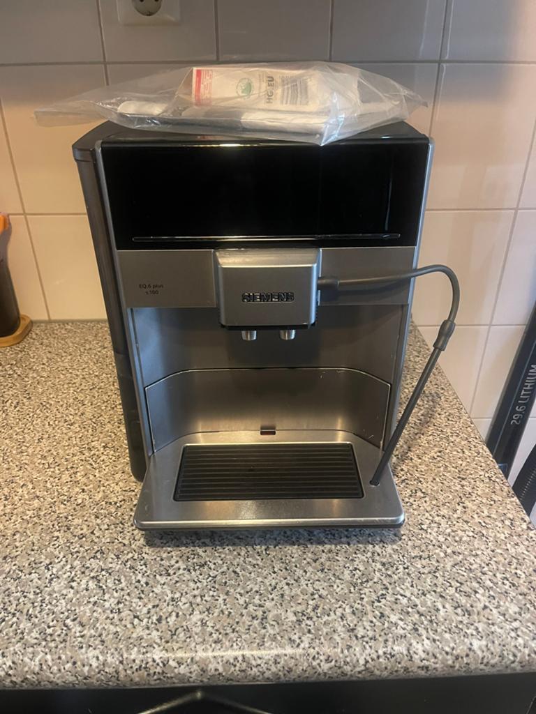 SIEMENS EQ.6 Plus s100 TE651209RW, Witgoed en Apparatuur, Koffiezetapparaten, Zo goed als nieuw, Koffiebonen, Espresso apparaat