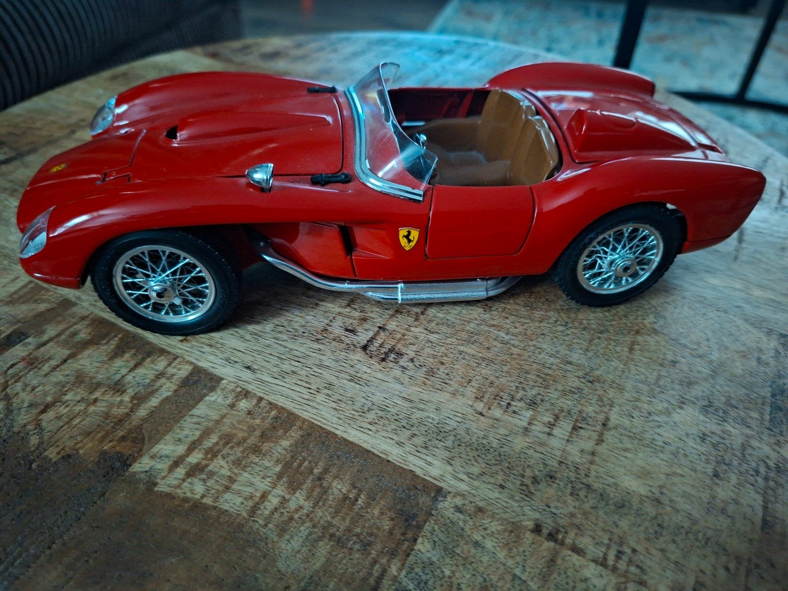 Ferrari 250 Testa Rossa schaalmodel - Rood, Ophalen of Verzenden, Zo goed als nieuw, Auto, Overige merken