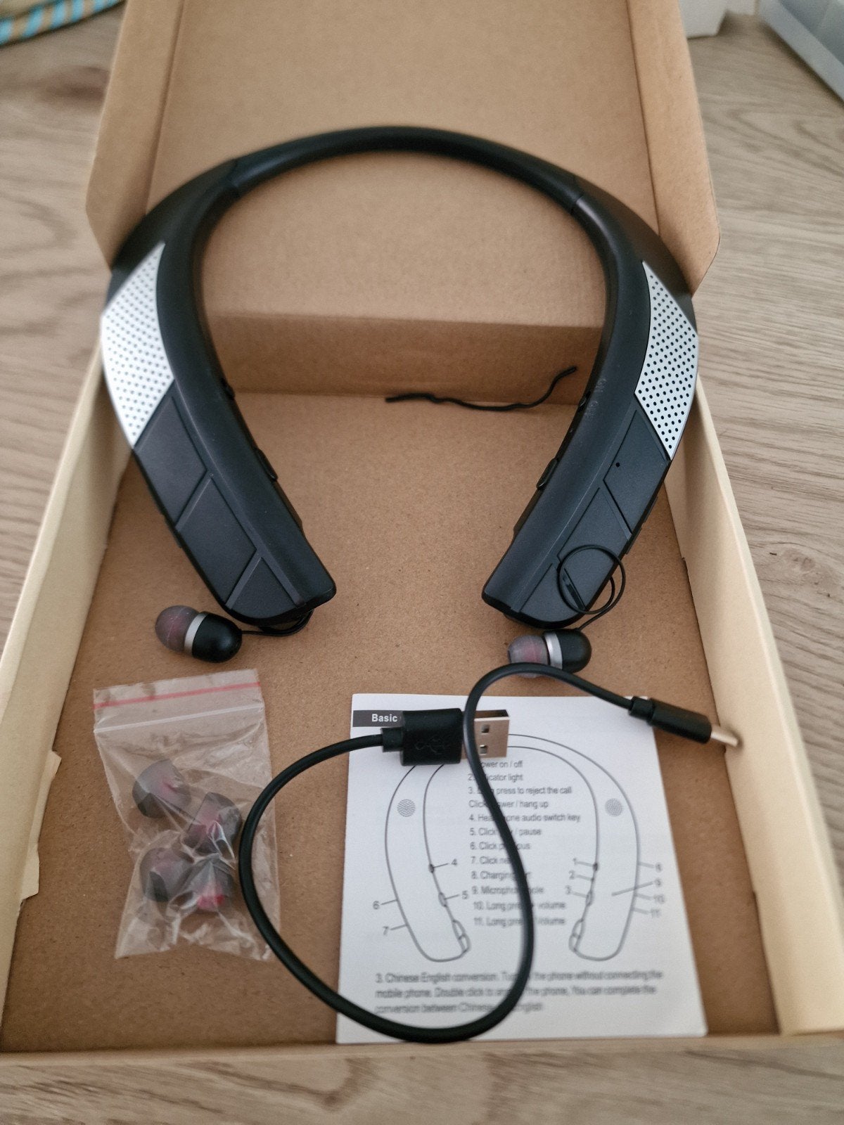 Nieuwe Draadloze Nekband Hoofdtelefoon  Retractable earpiece, Ophalen of Verzenden, Nieuw, Overige merken, Draadloos